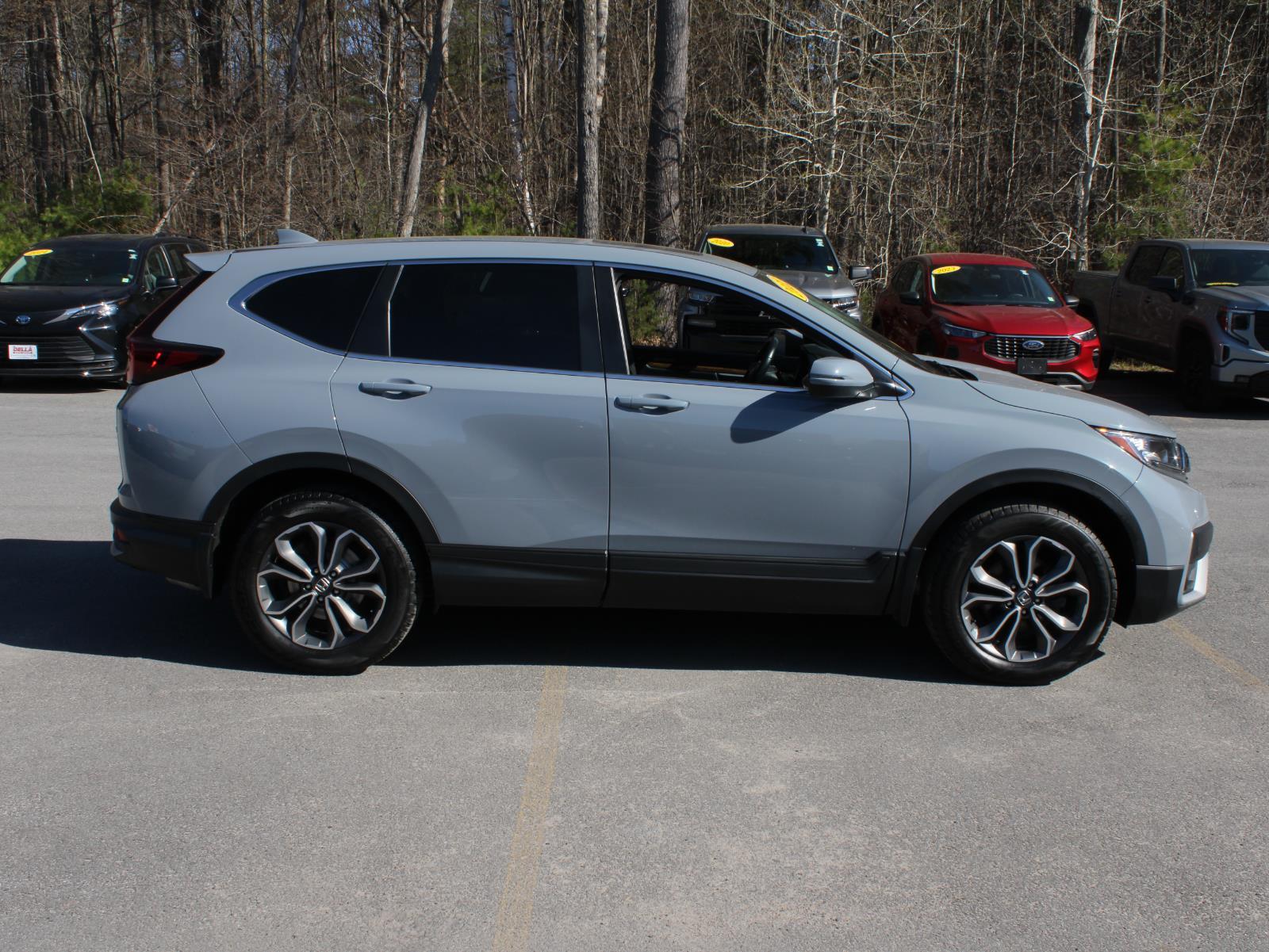 View vehicle photo 4