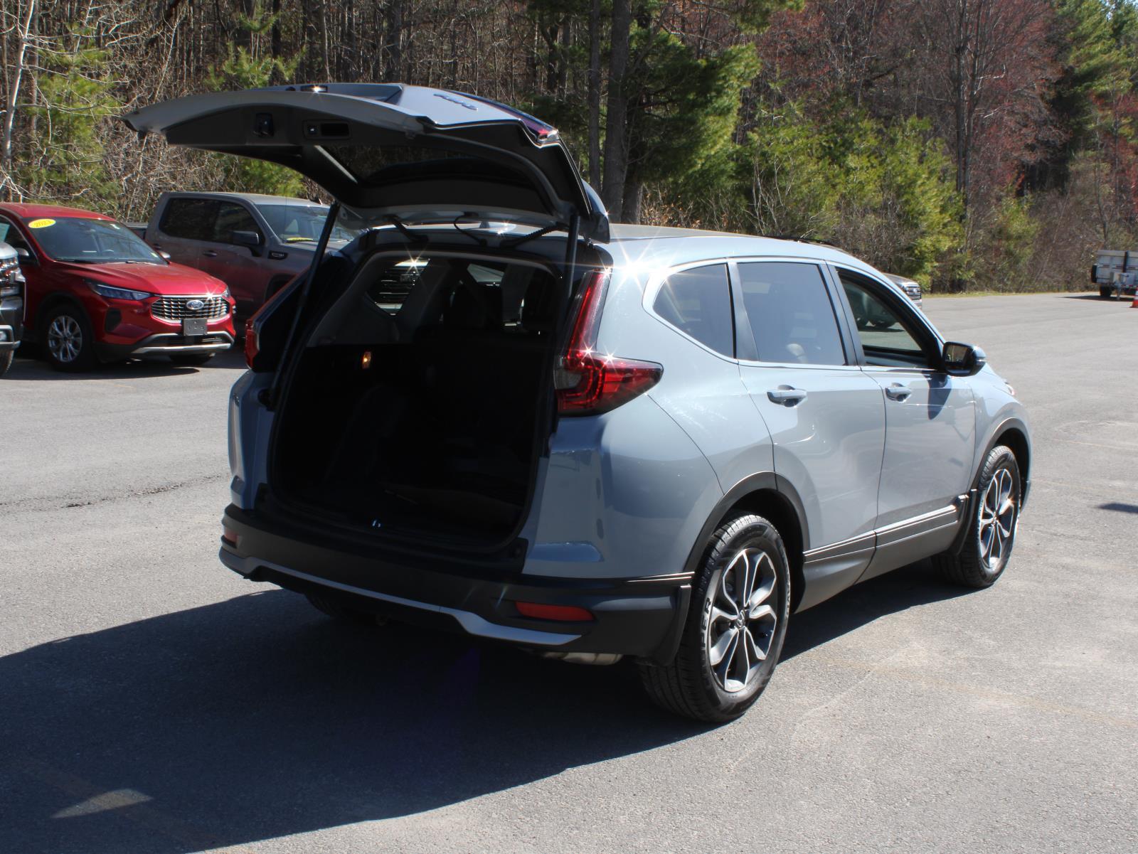 View vehicle photo 7