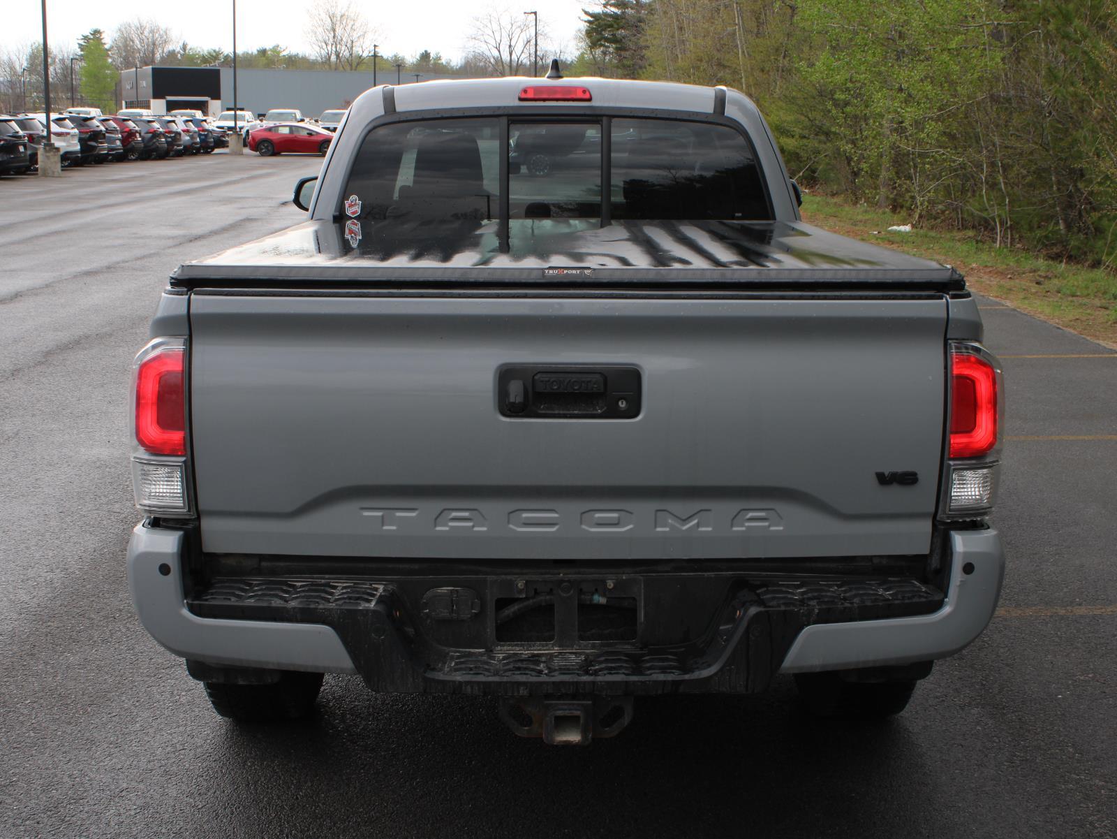 View vehicle photo 6