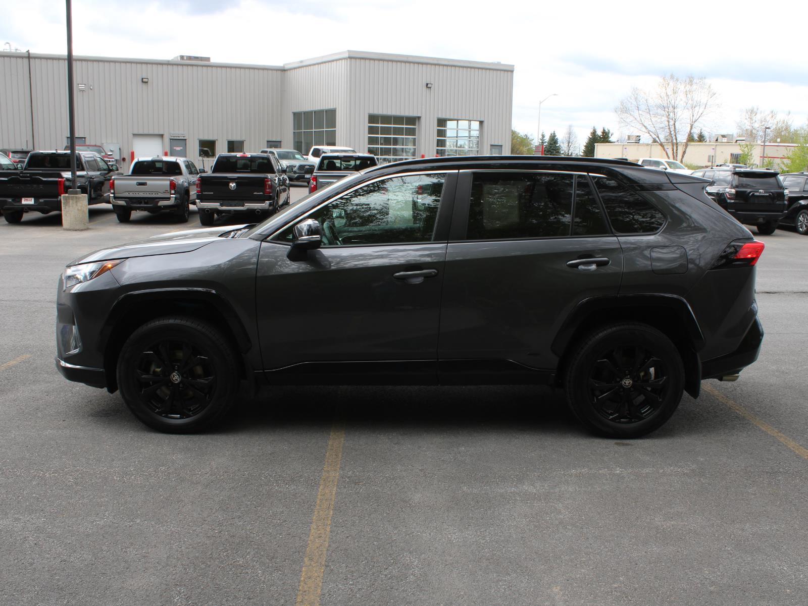 View vehicle photo 5