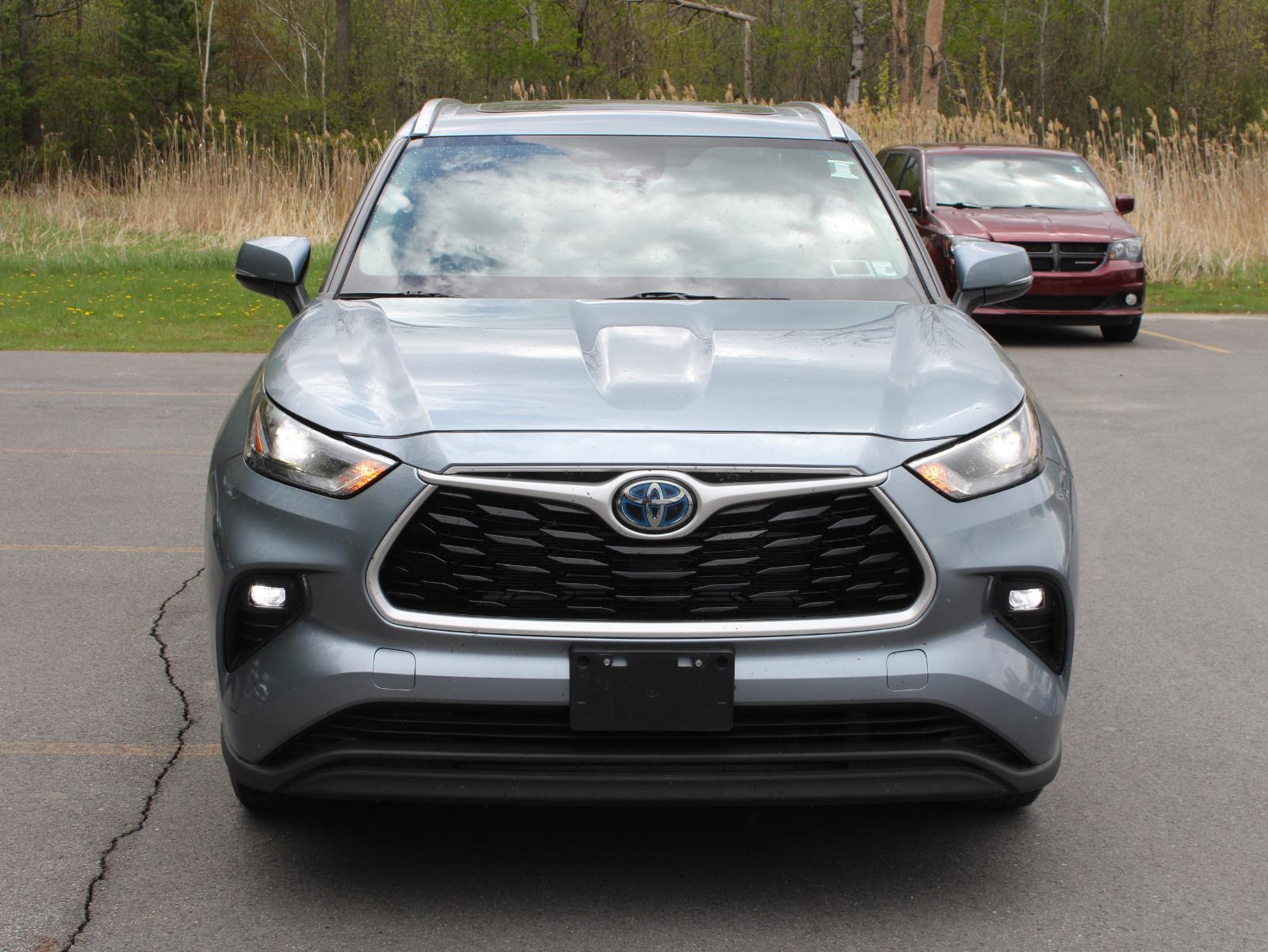 View vehicle photo 2