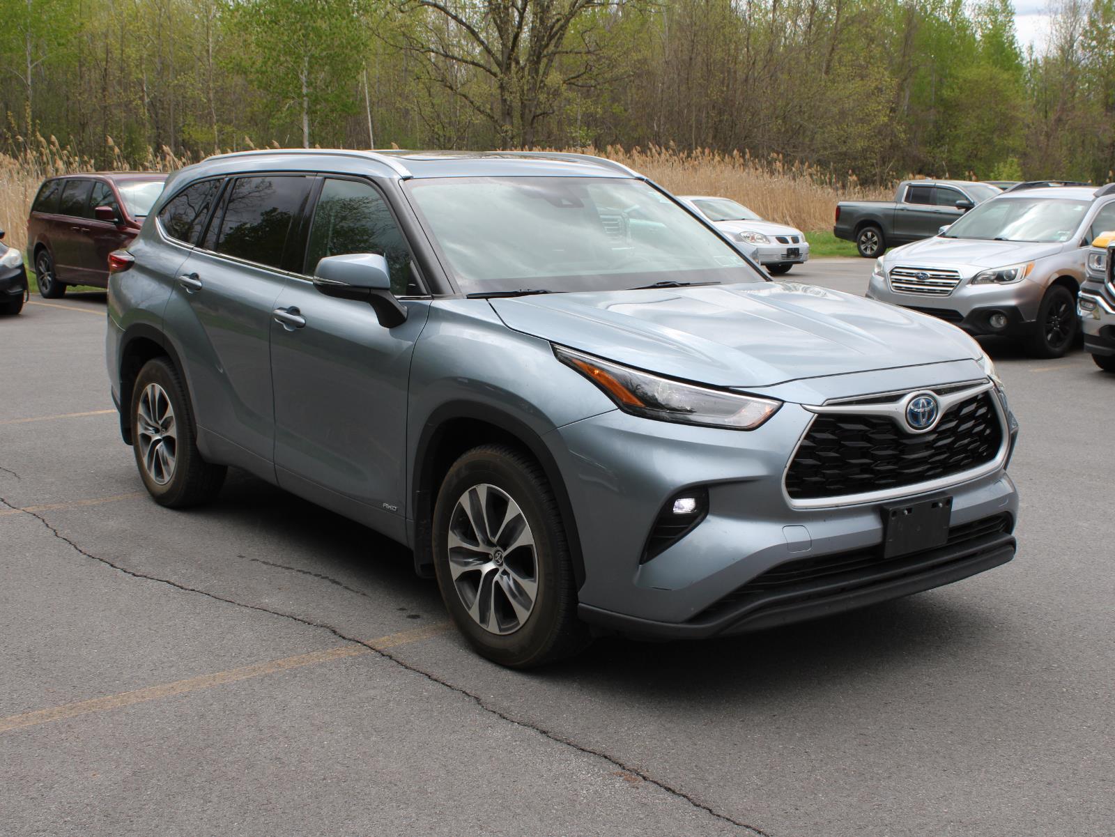View vehicle photo 3