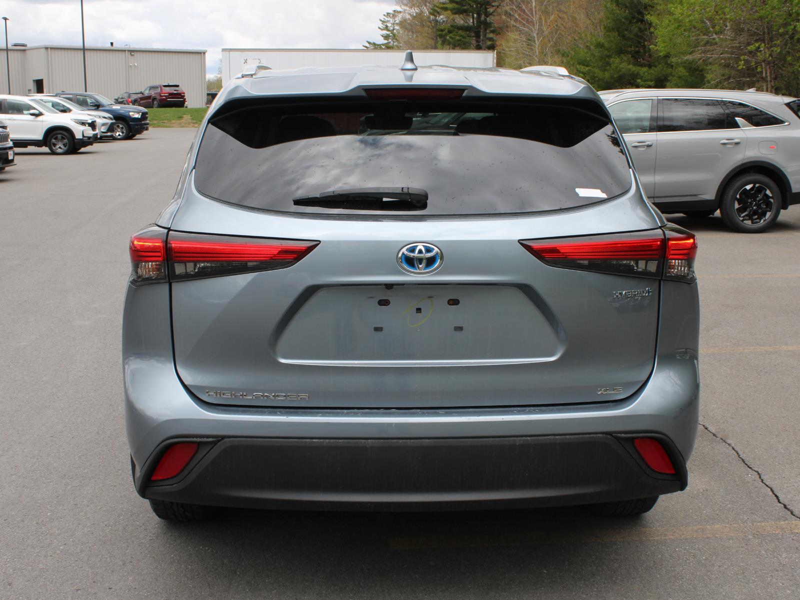 View vehicle photo 6