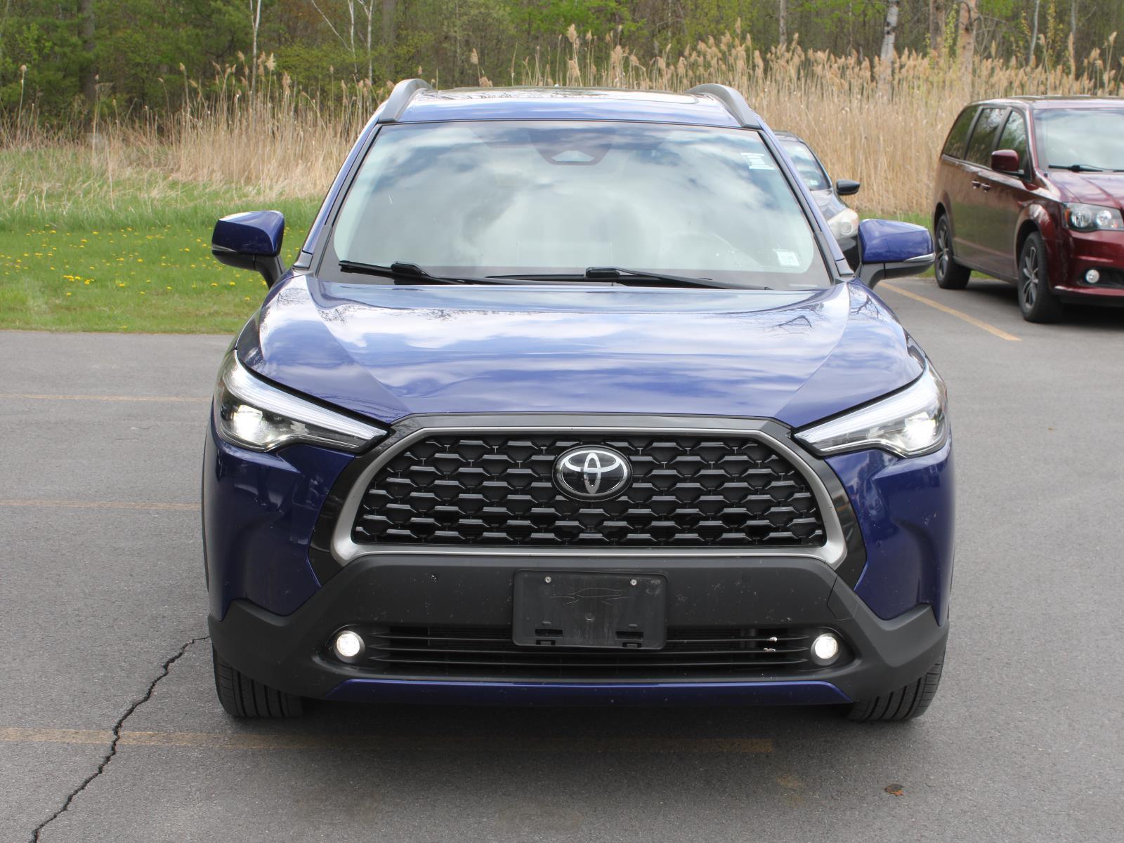 View vehicle photo 2
