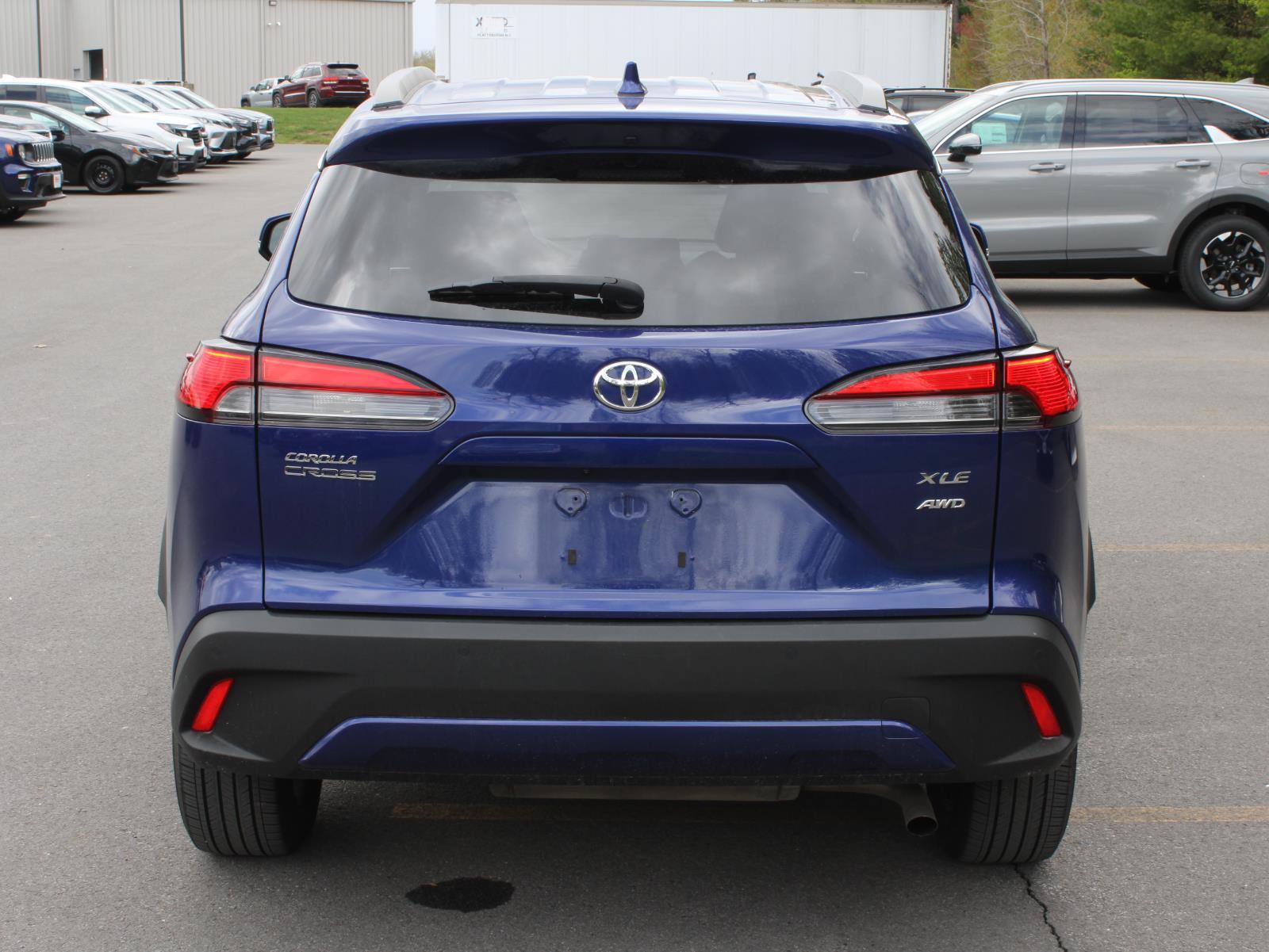 View vehicle photo 6