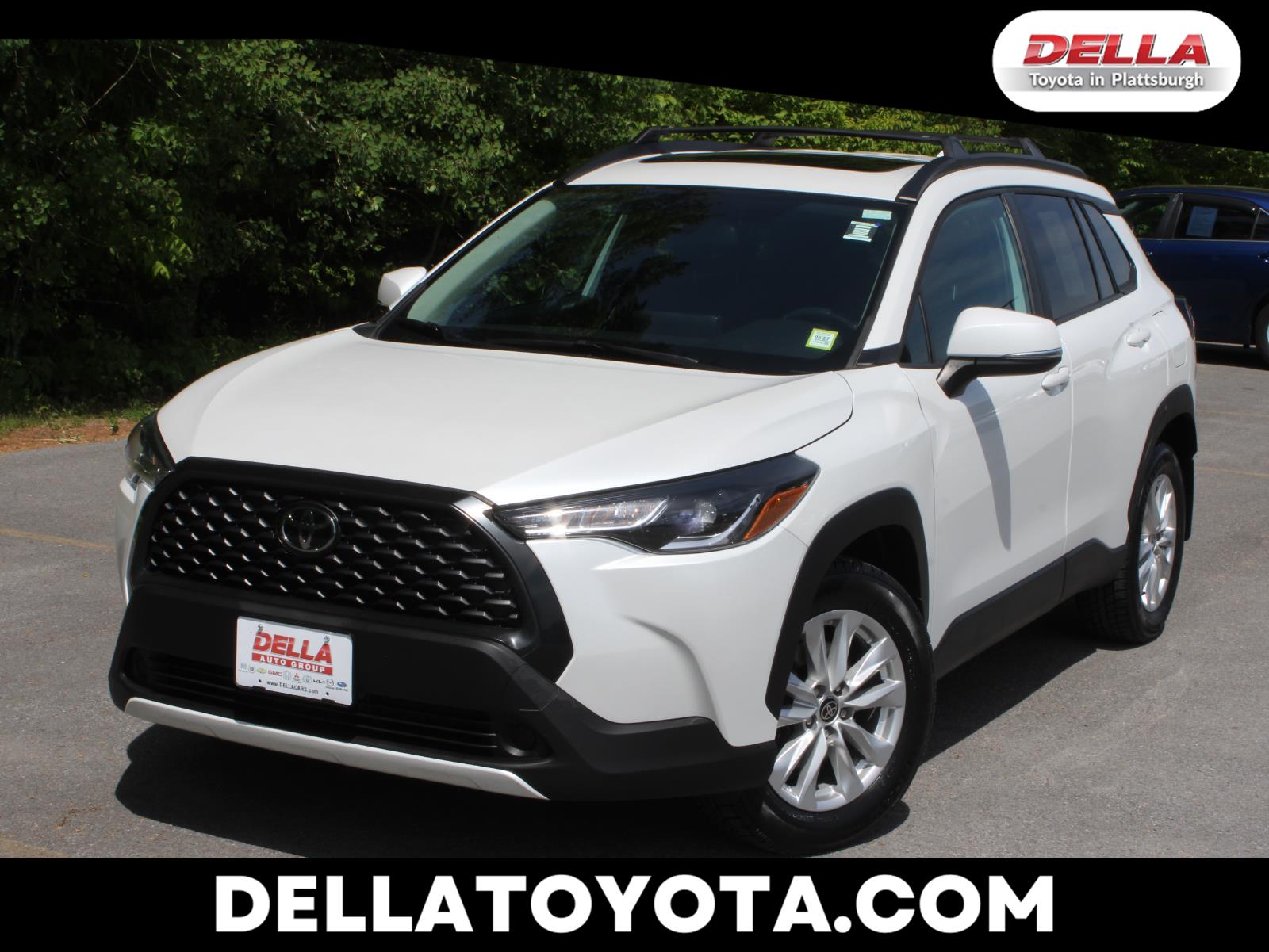 White (Wind Chill Pearl) 2022 Toyota Corolla Cross LE AWD SUV / Crossover All-Wheel Drive Continuously Variable Transmission