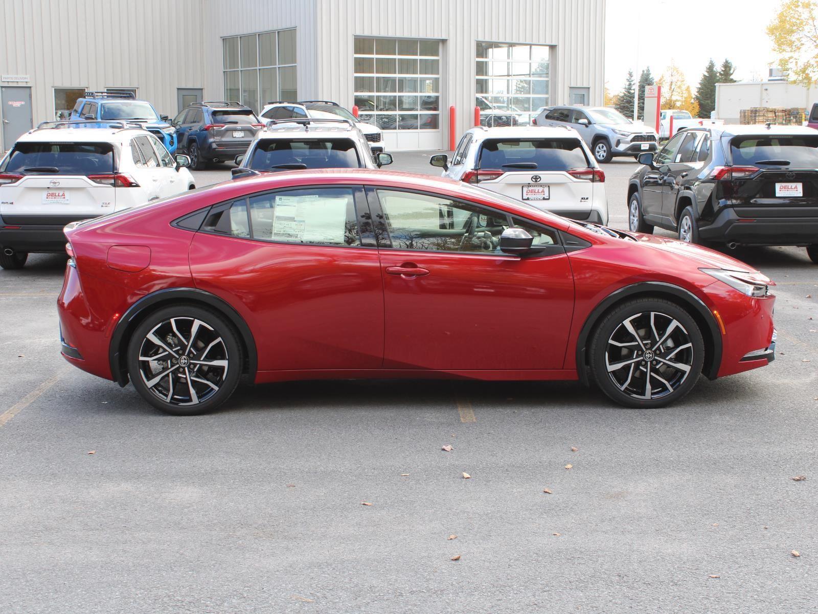 View vehicle photo 4