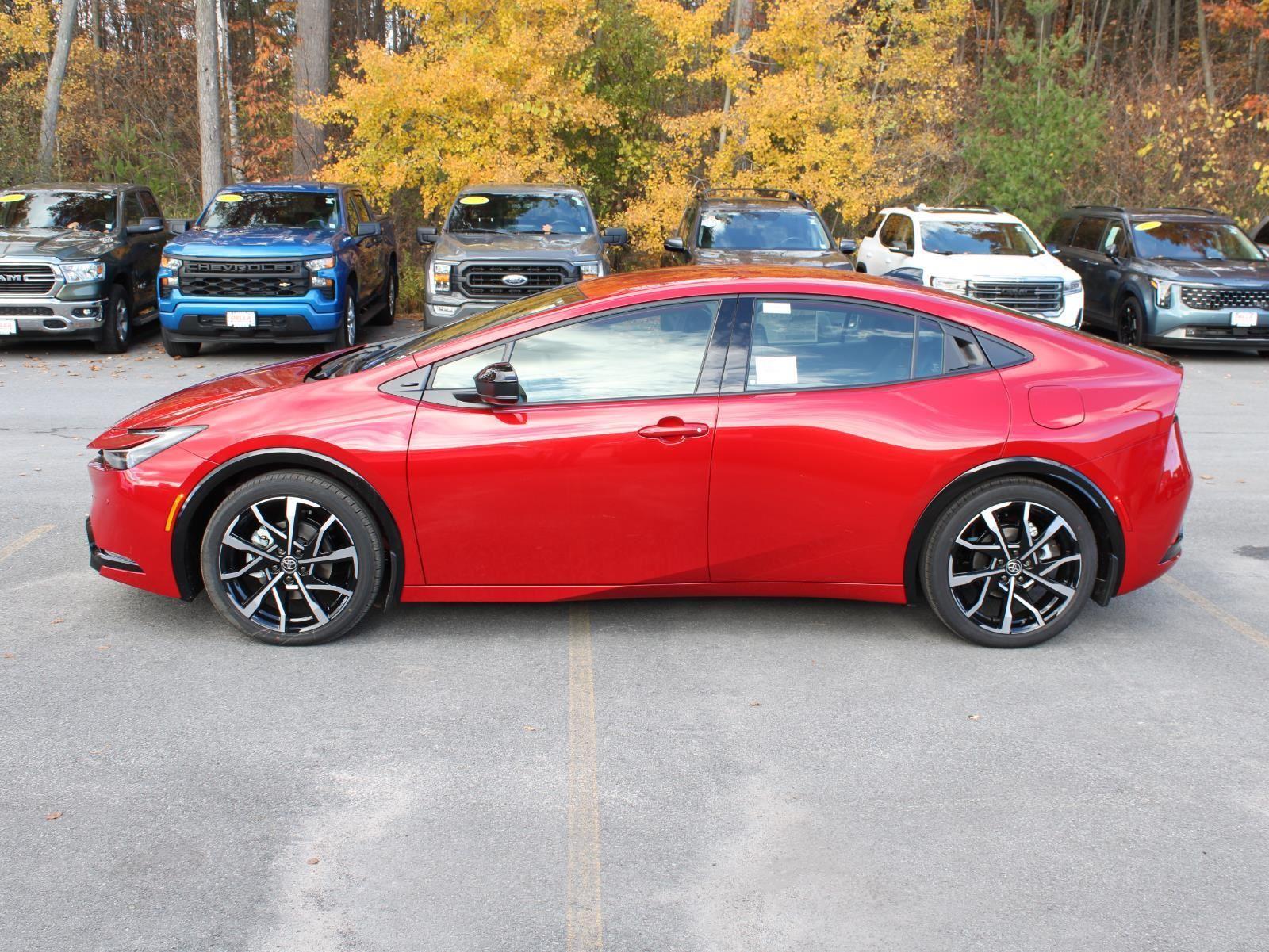 View vehicle photo 5