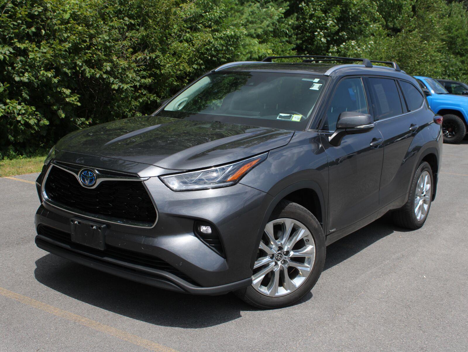  2023 Toyota Highlander Hybrid Limited AWD   