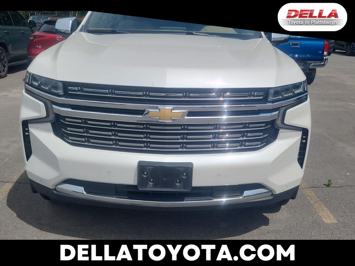 White (Iridescent Pearl Tricoat) 2023 Chevrolet Suburban SUV / Crossover Four-Wheel Drive Automatic