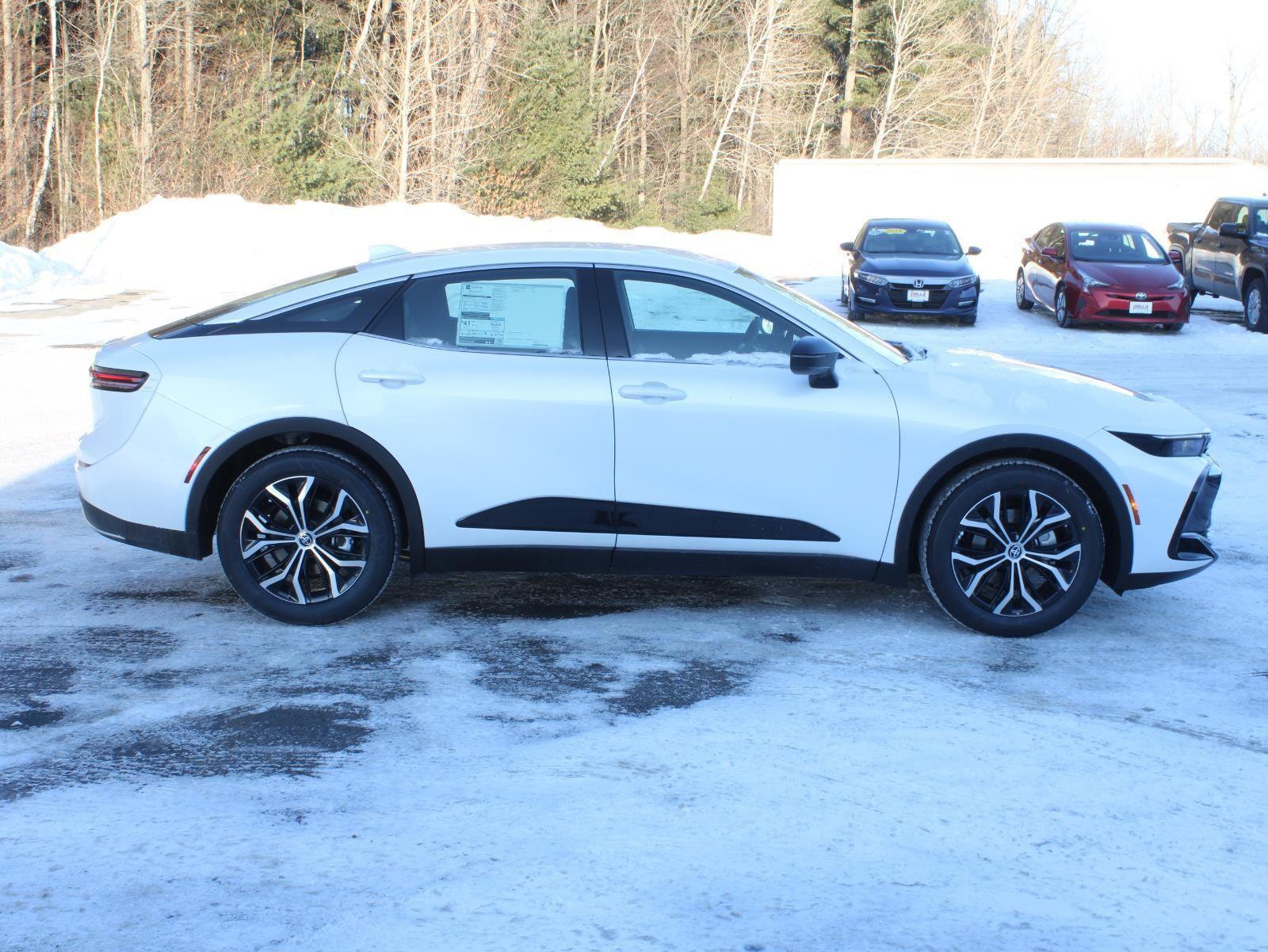 View vehicle photo 4