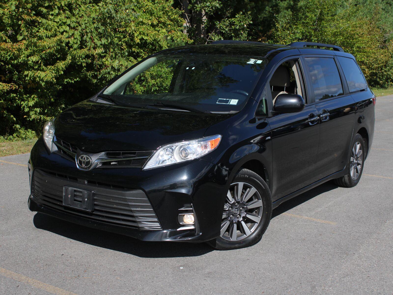 2020 Toyota Sienna XLE 7-Passenger AWD