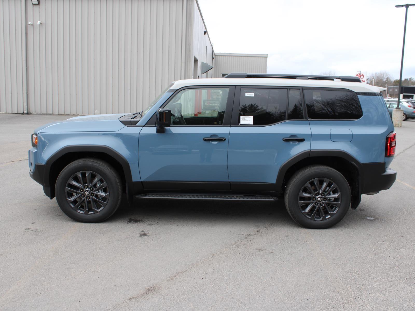 View vehicle photo 5