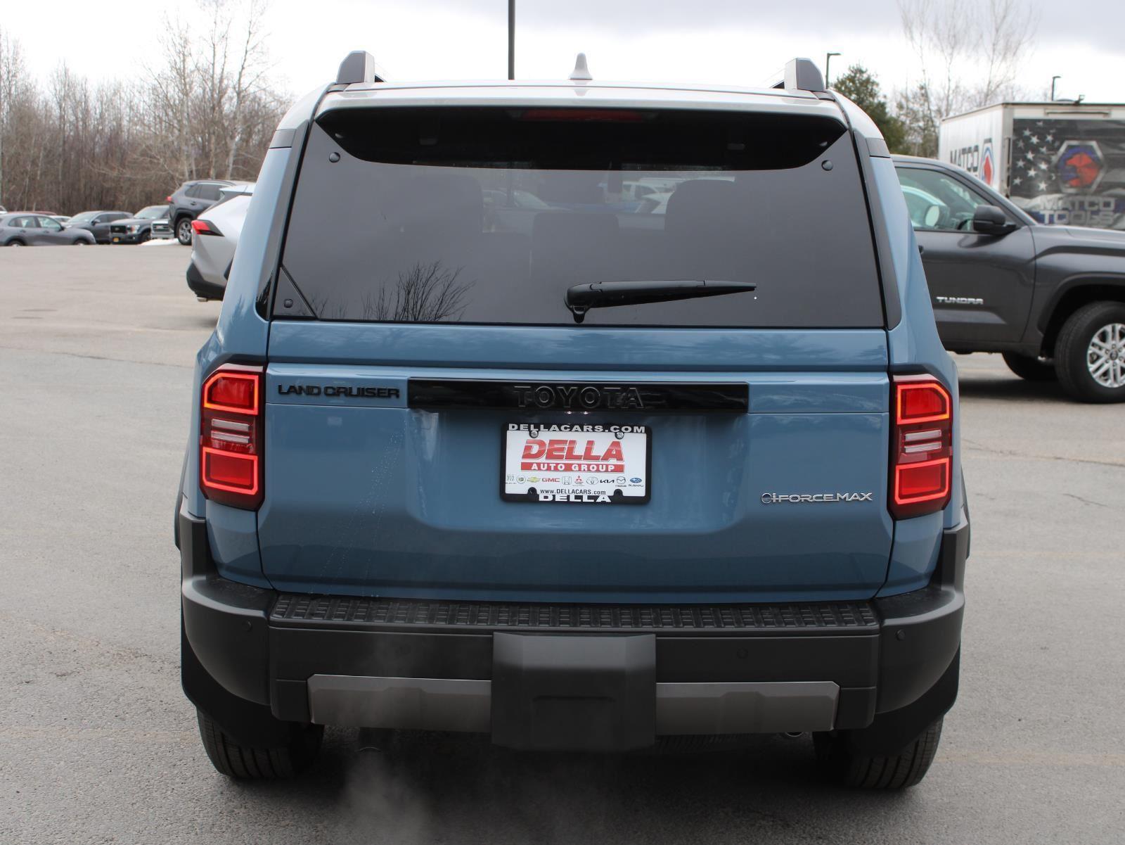 View vehicle photo 6