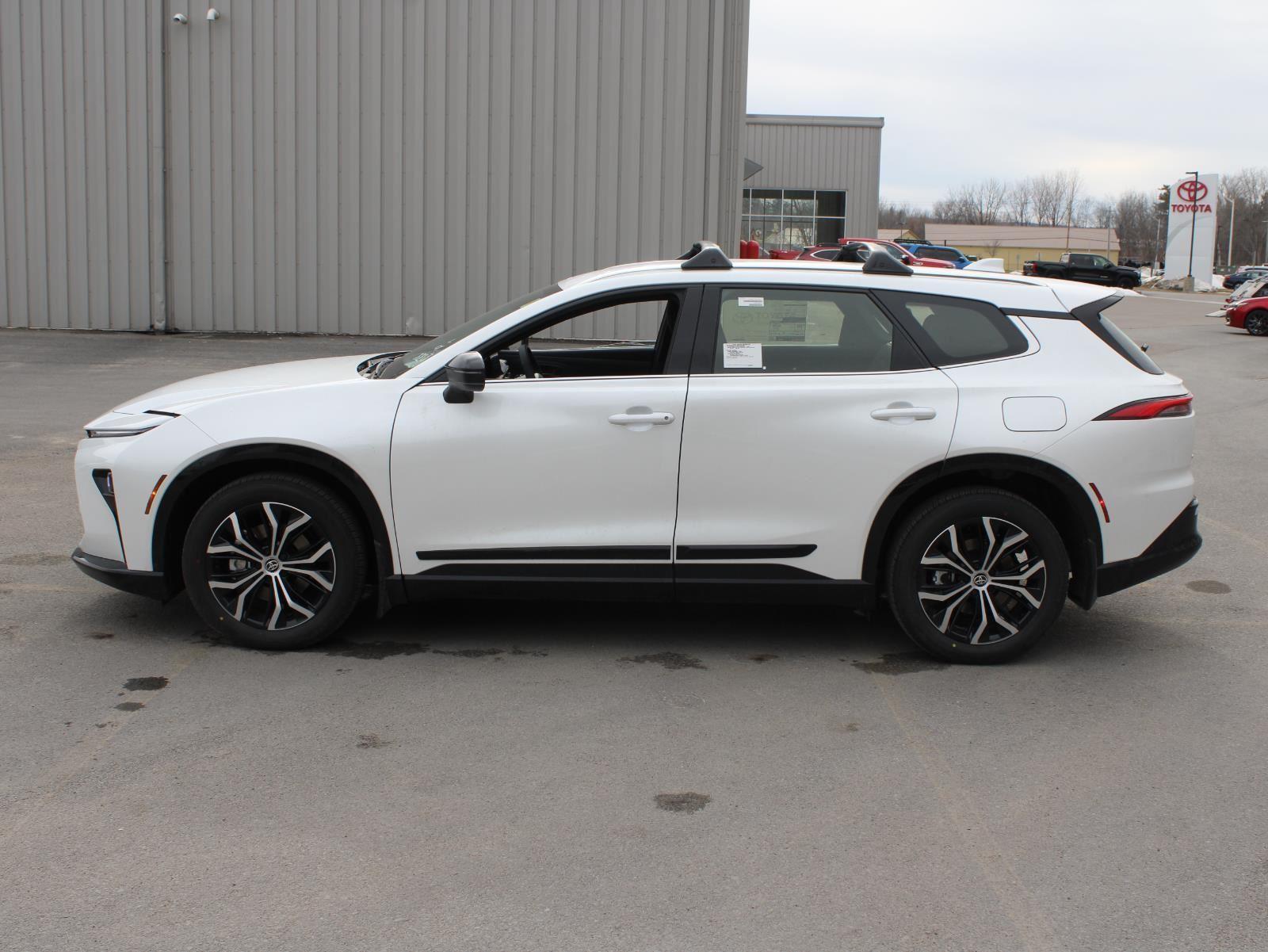 View vehicle photo 5