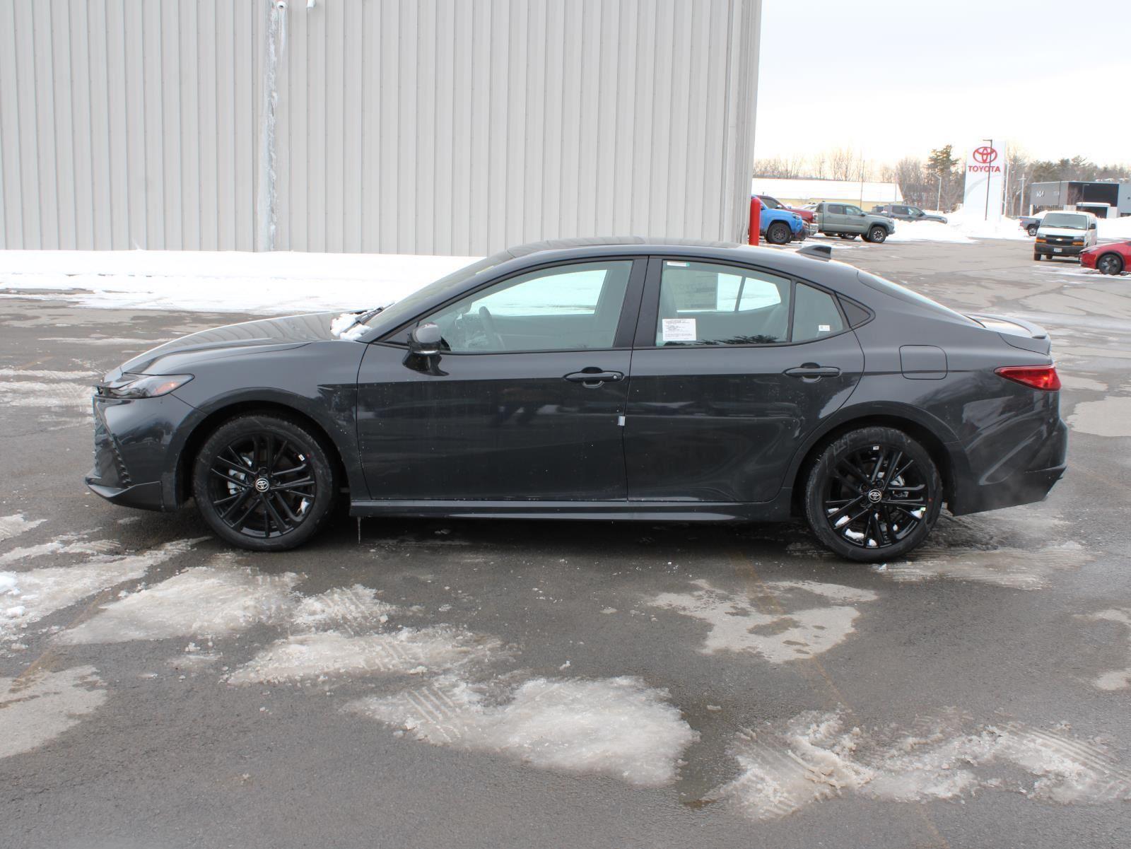 View vehicle photo 5