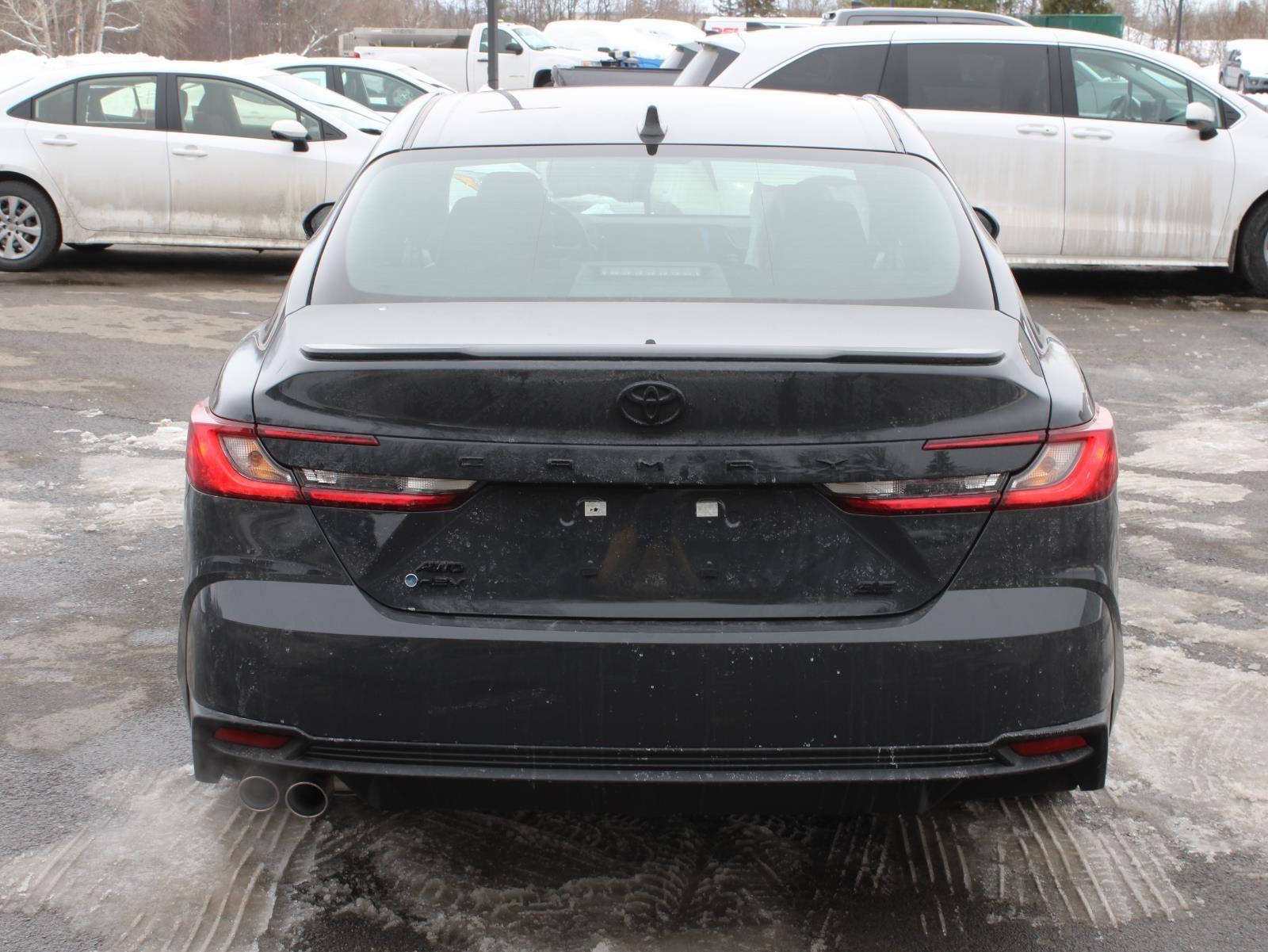 View vehicle photo 6