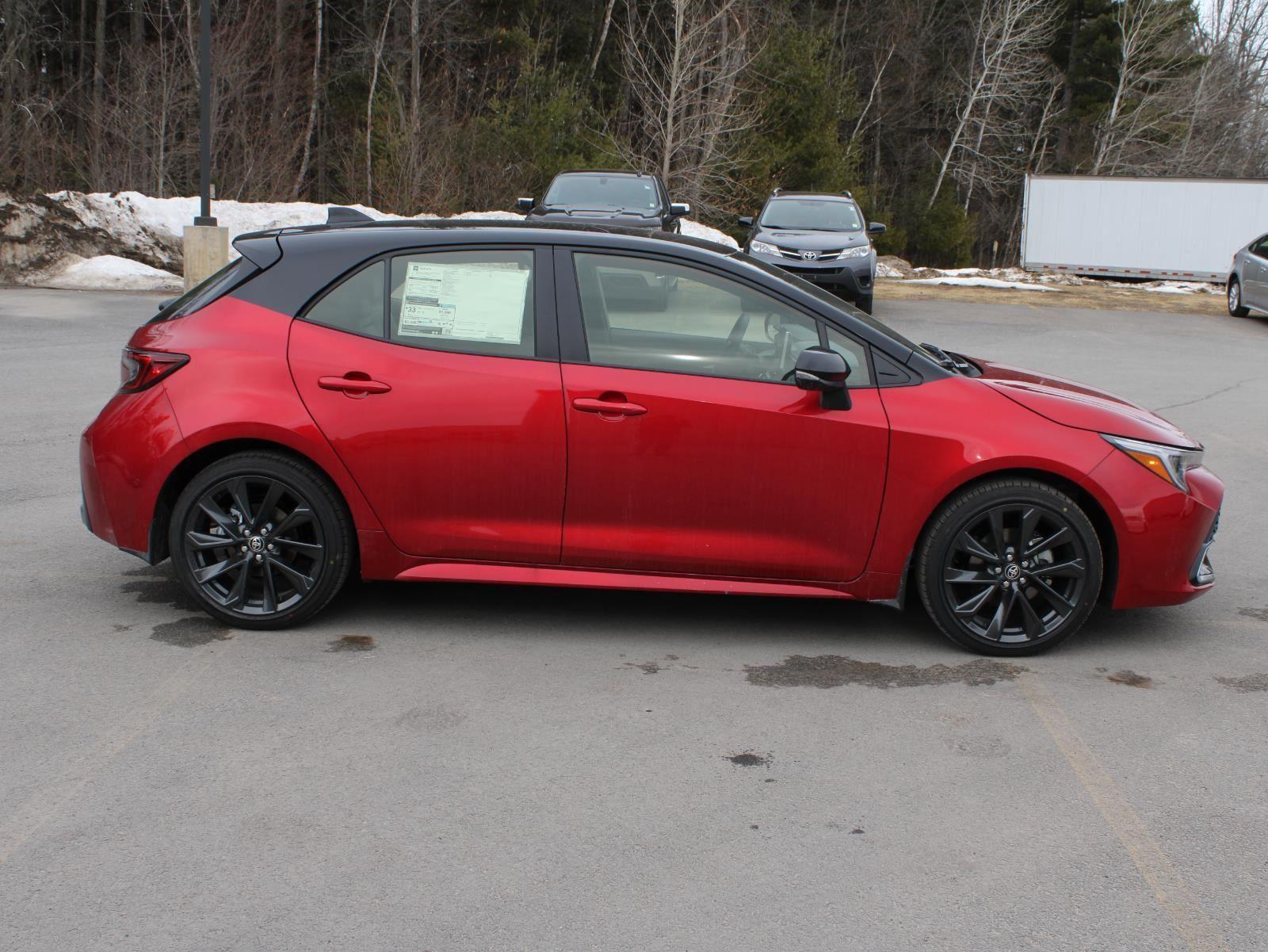 View vehicle photo 5