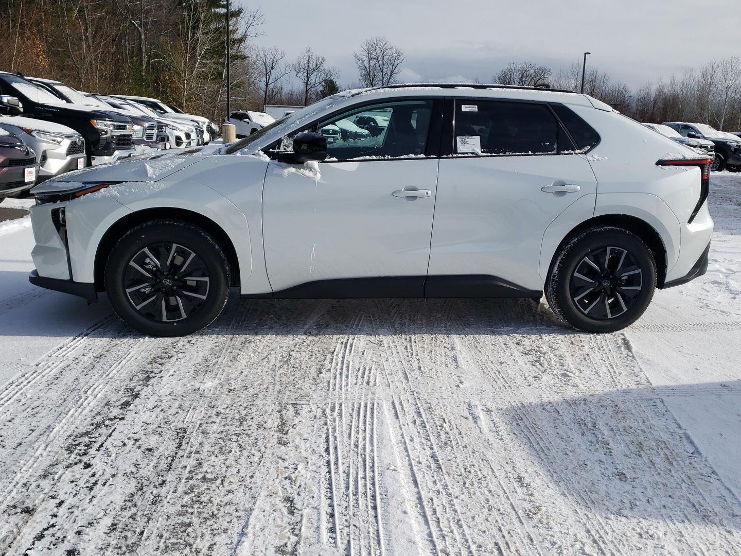 View vehicle photo 2