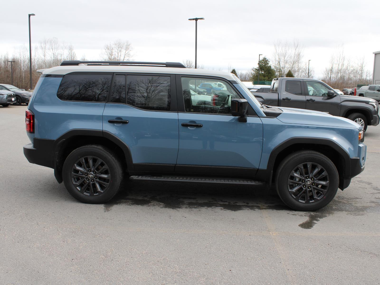 View vehicle photo 4