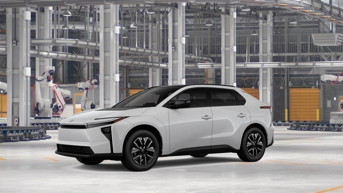 View vehicle photo 2