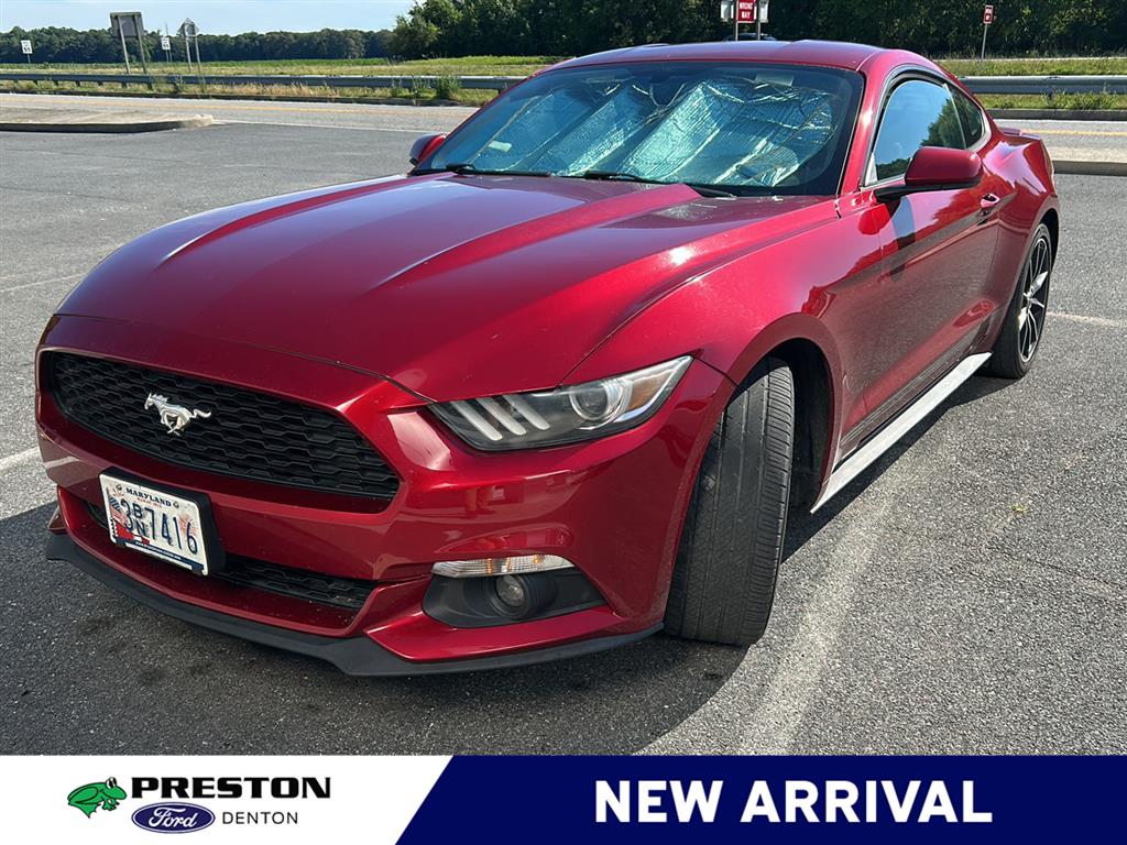 2015 Ford Mustang Rojo (Ruby Red Metallic Tinted Clearcoat) Coupé Tracción trasera 6 velocidades Automática
