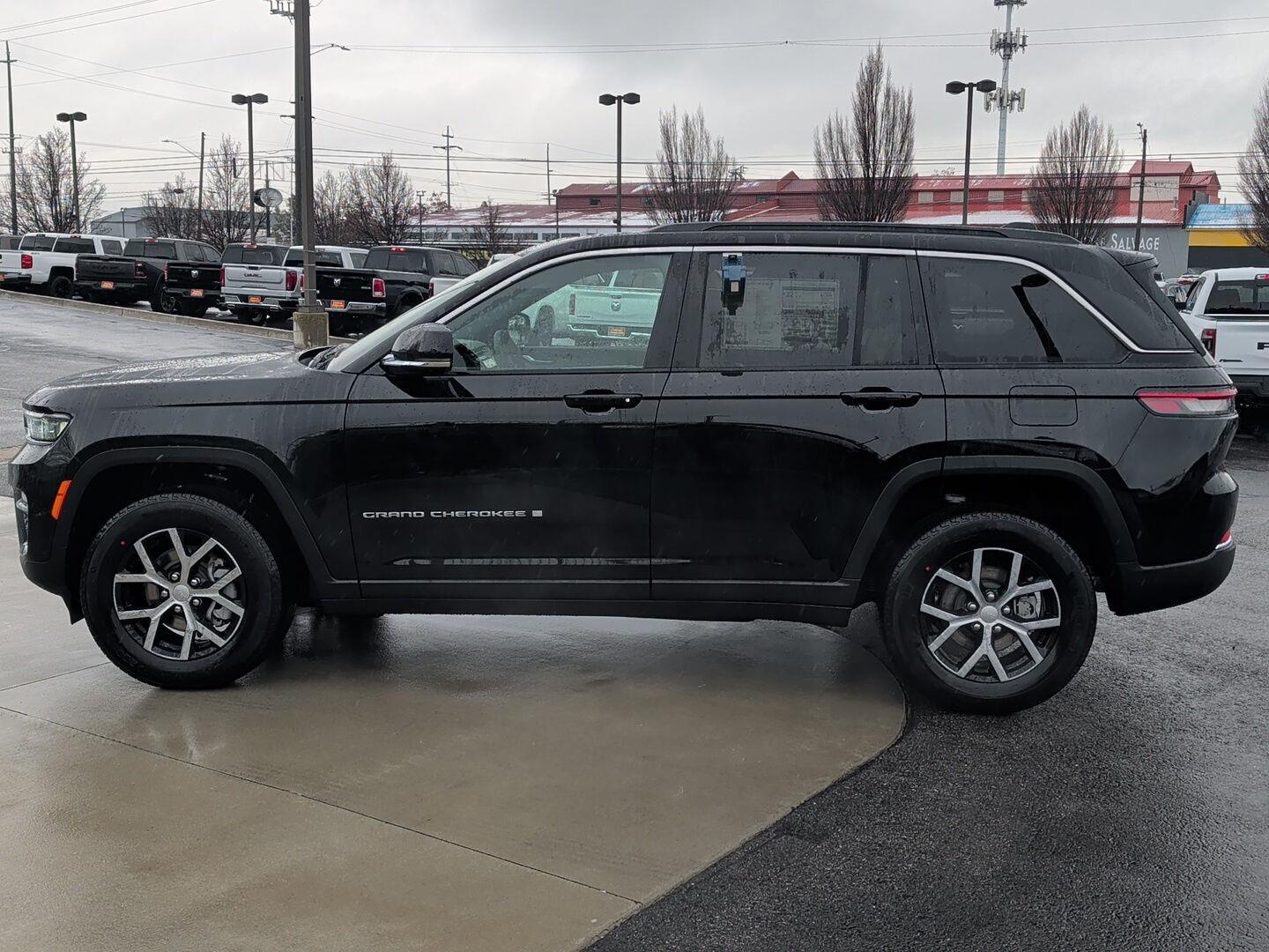 View vehicle photo 3