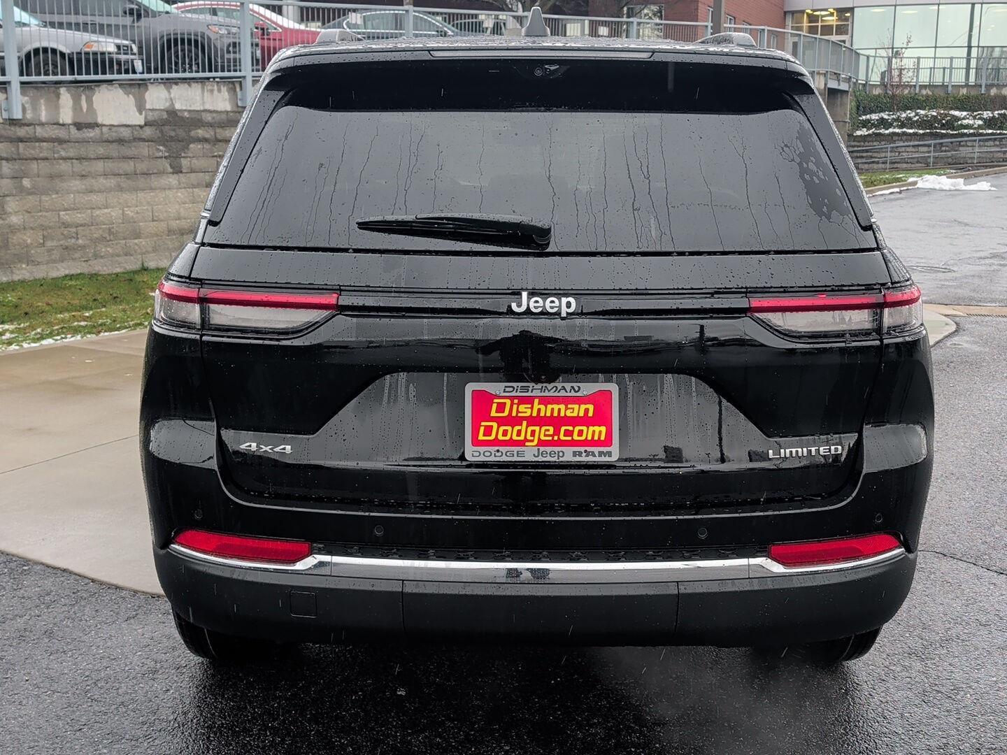 View vehicle photo 4