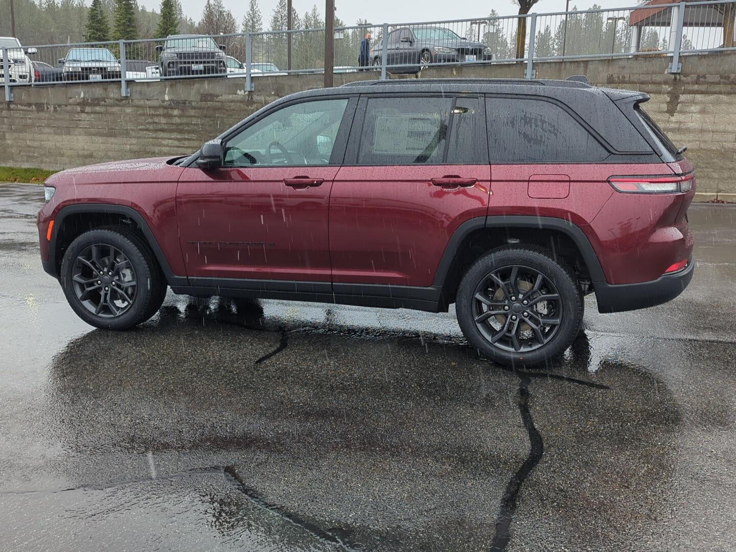 View vehicle photo 4