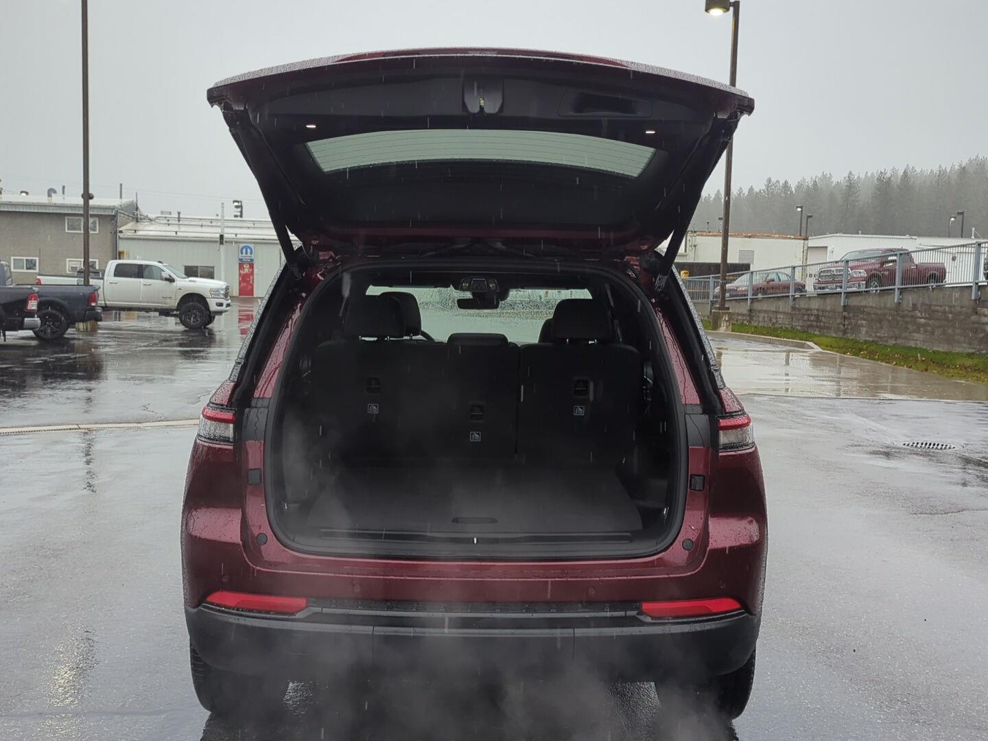 View vehicle photo 6