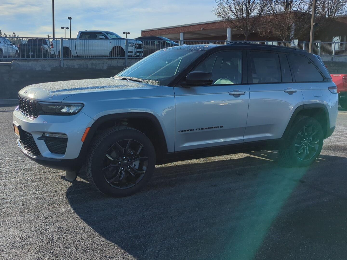 View vehicle photo 3