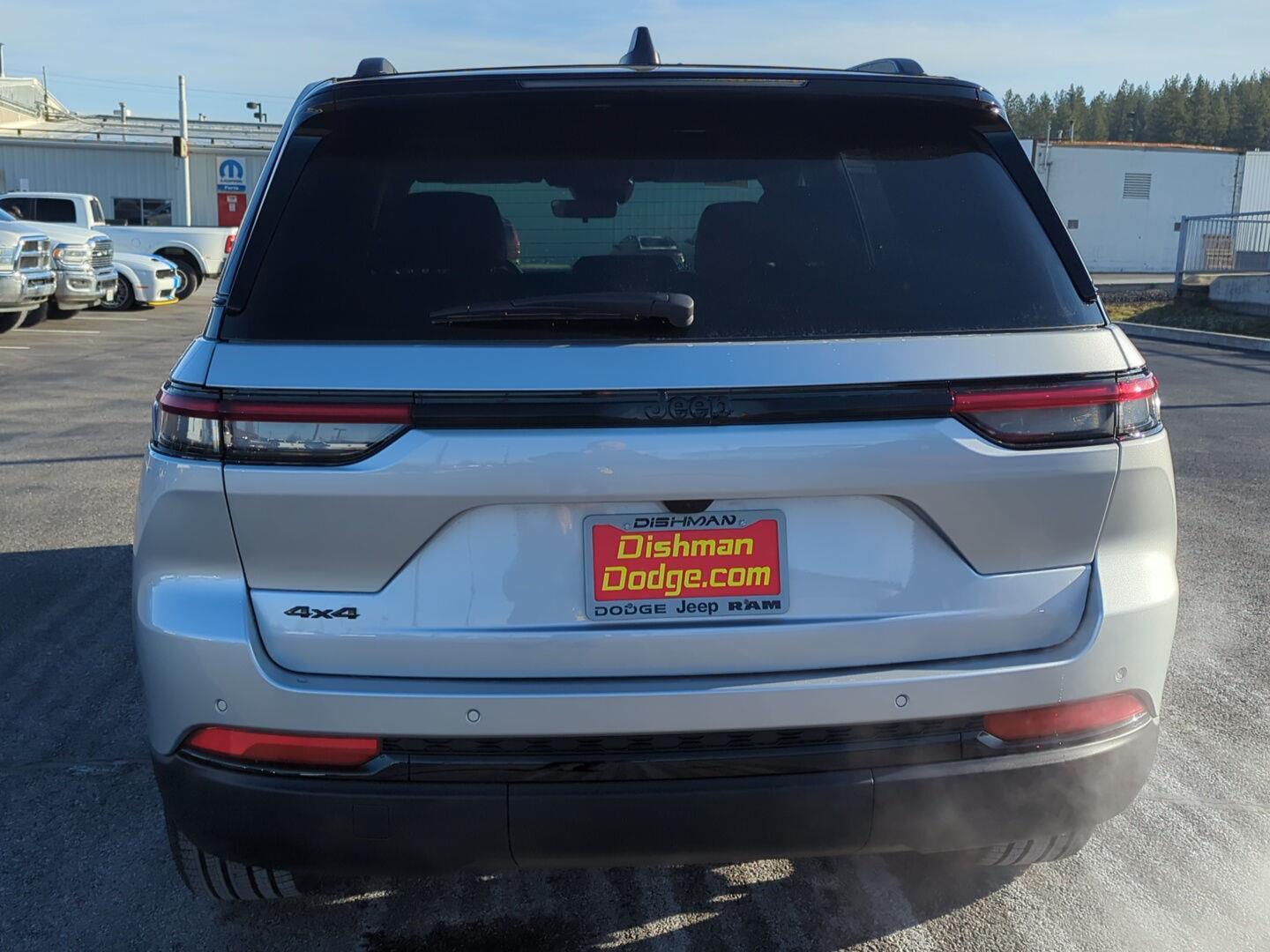 View vehicle photo 5