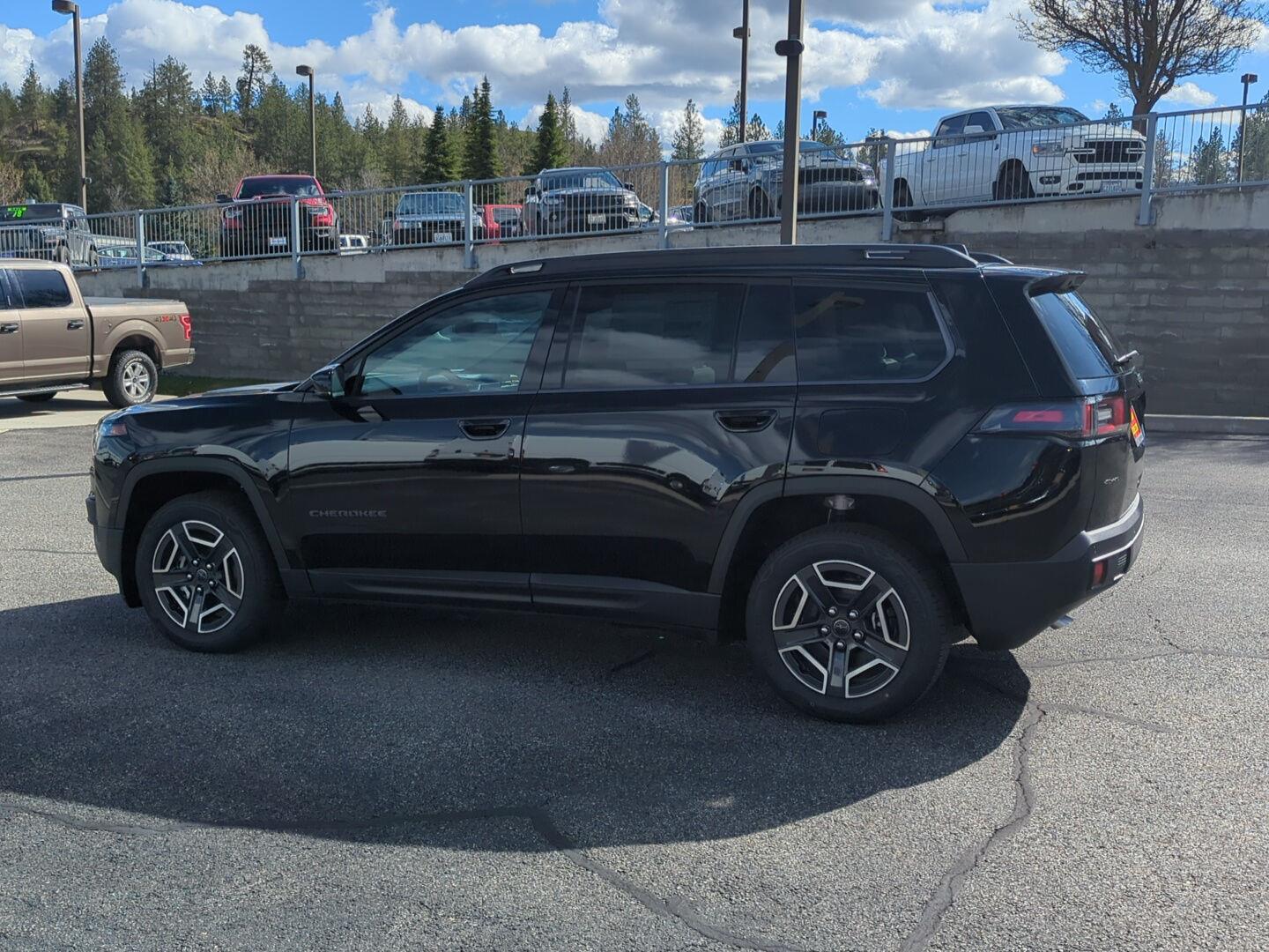 View vehicle photo 4