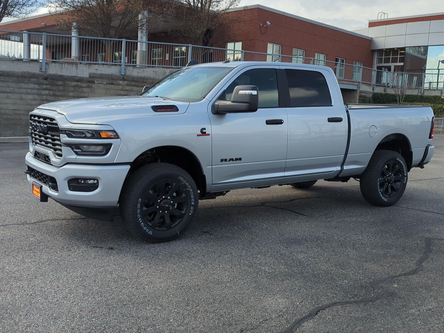 View vehicle photo 3