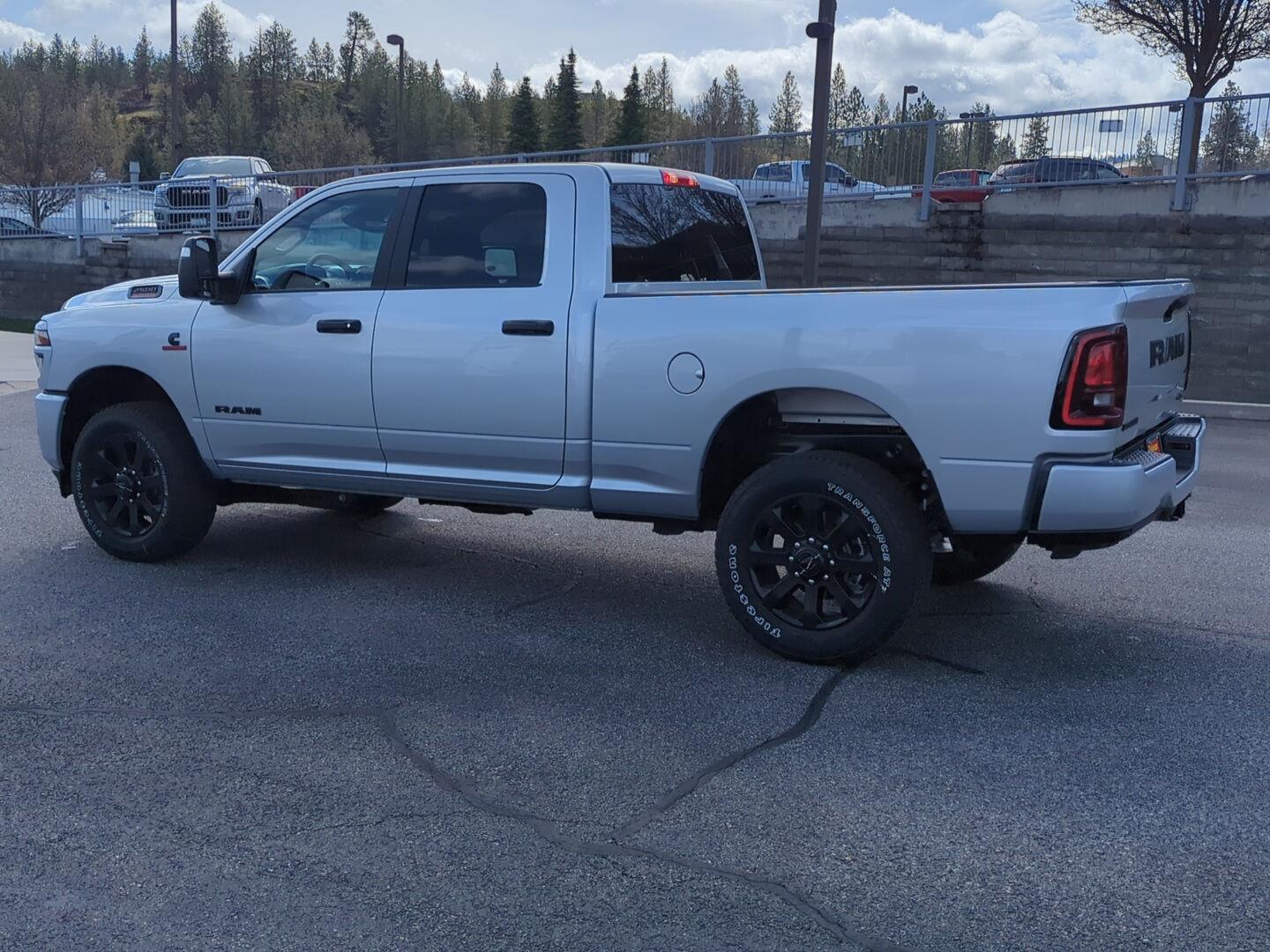 View vehicle photo 4