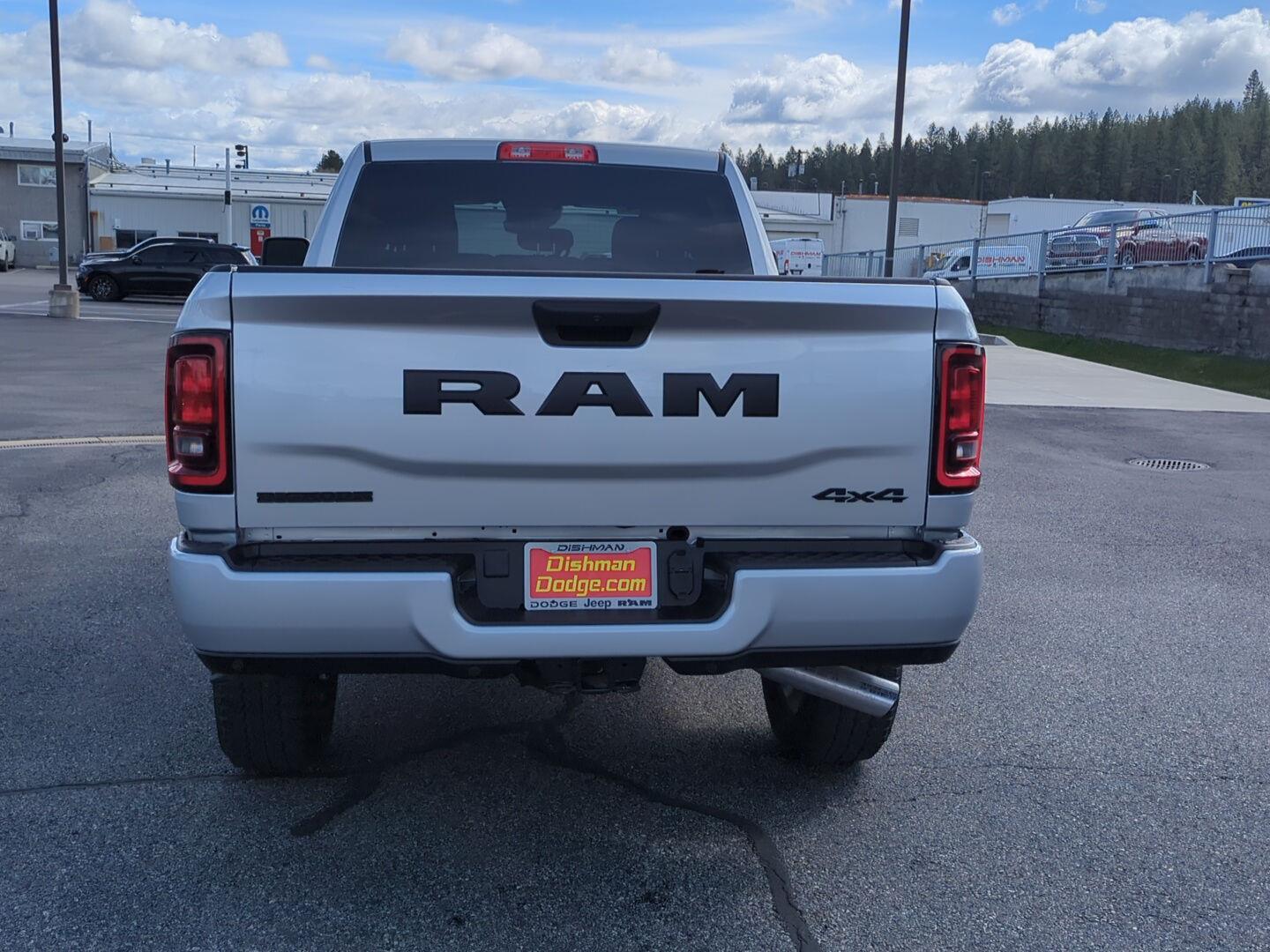 View vehicle photo 5