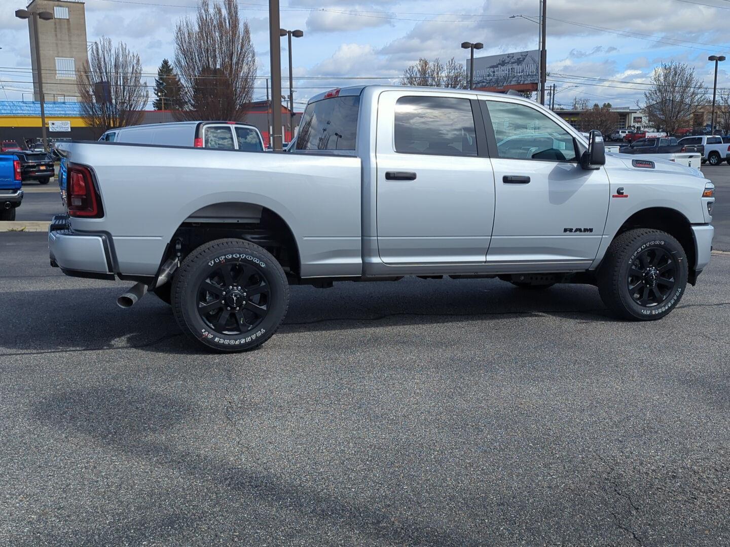 View vehicle photo 6