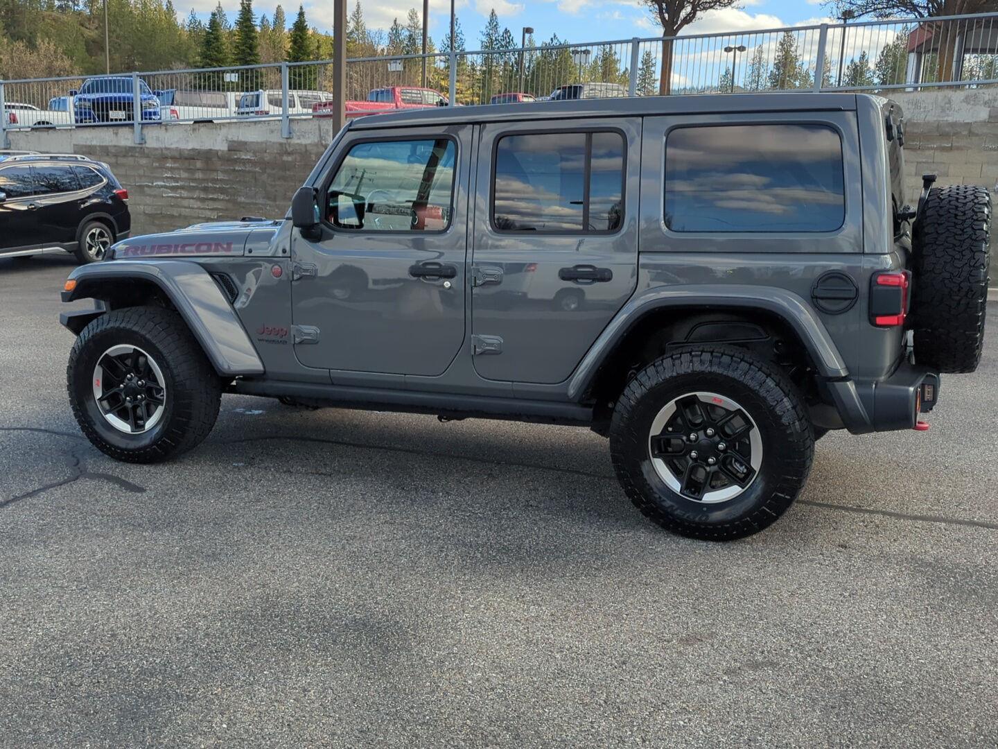 View vehicle photo 4