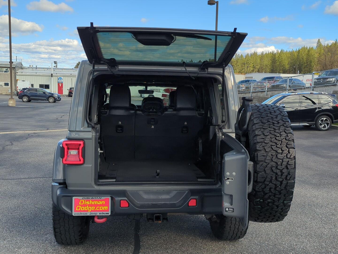 View vehicle photo 6