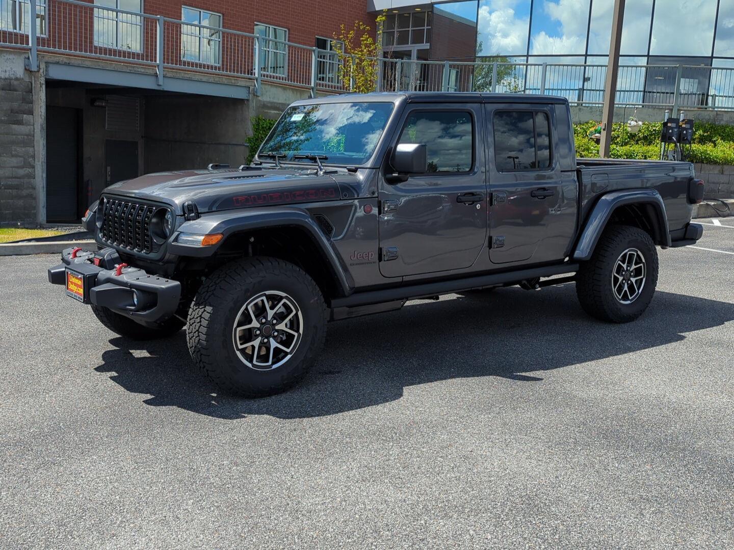 View vehicle photo 3