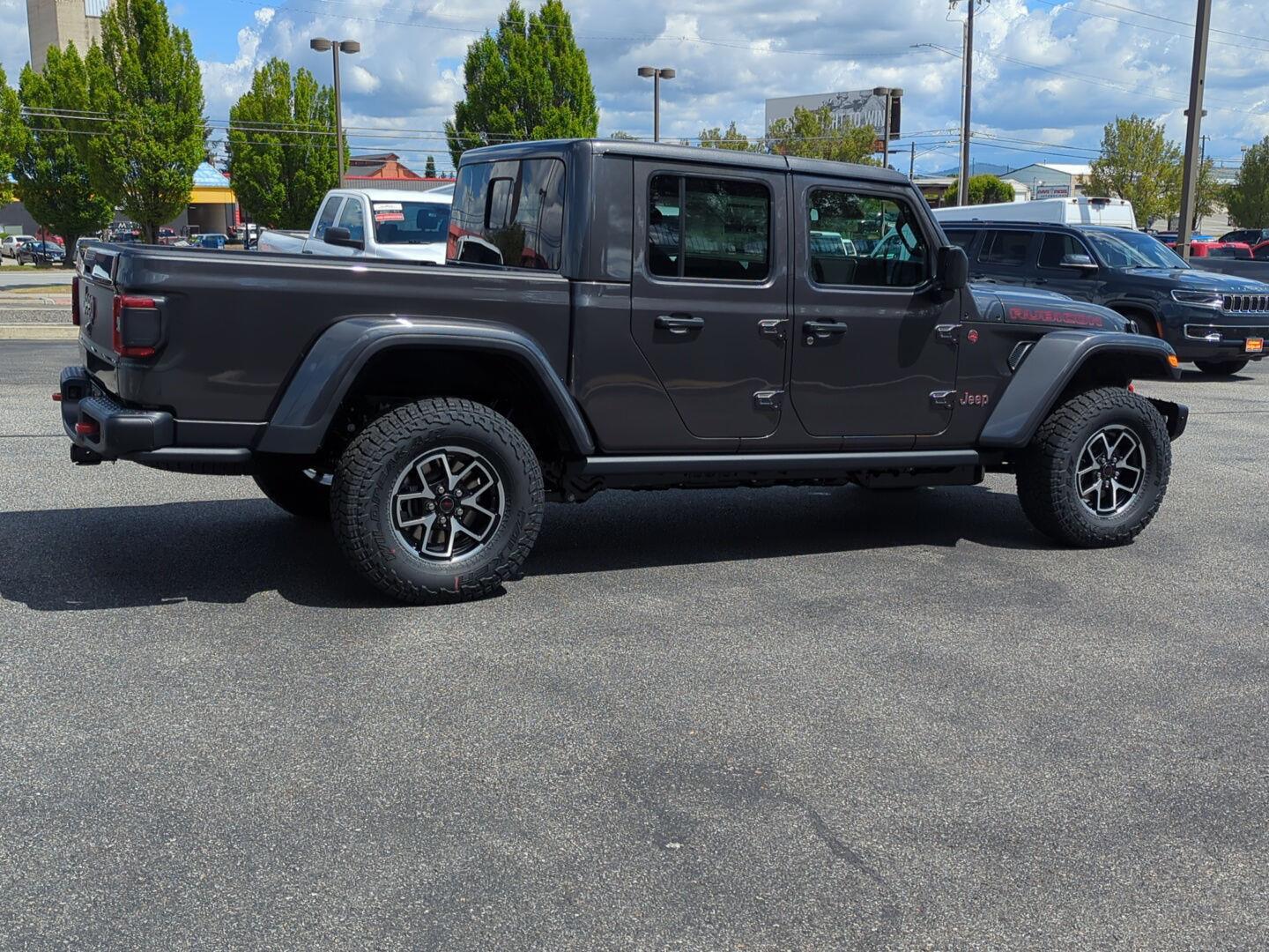 View vehicle photo 6