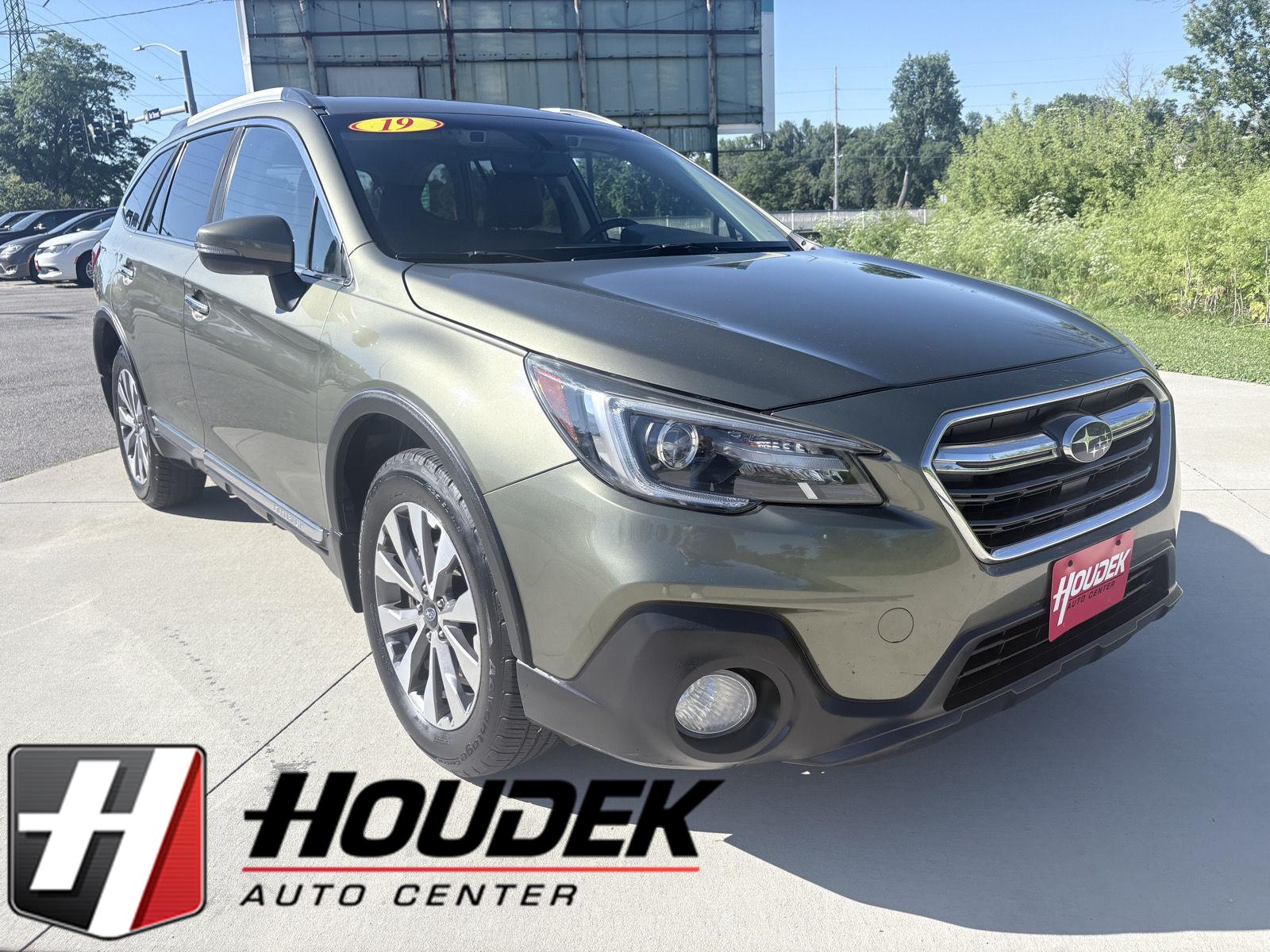 2019 Subaru Outback Verde (Wilderness Green Metallic) Vagón Tracción en las cuatro ruedas Transmisión variable continua