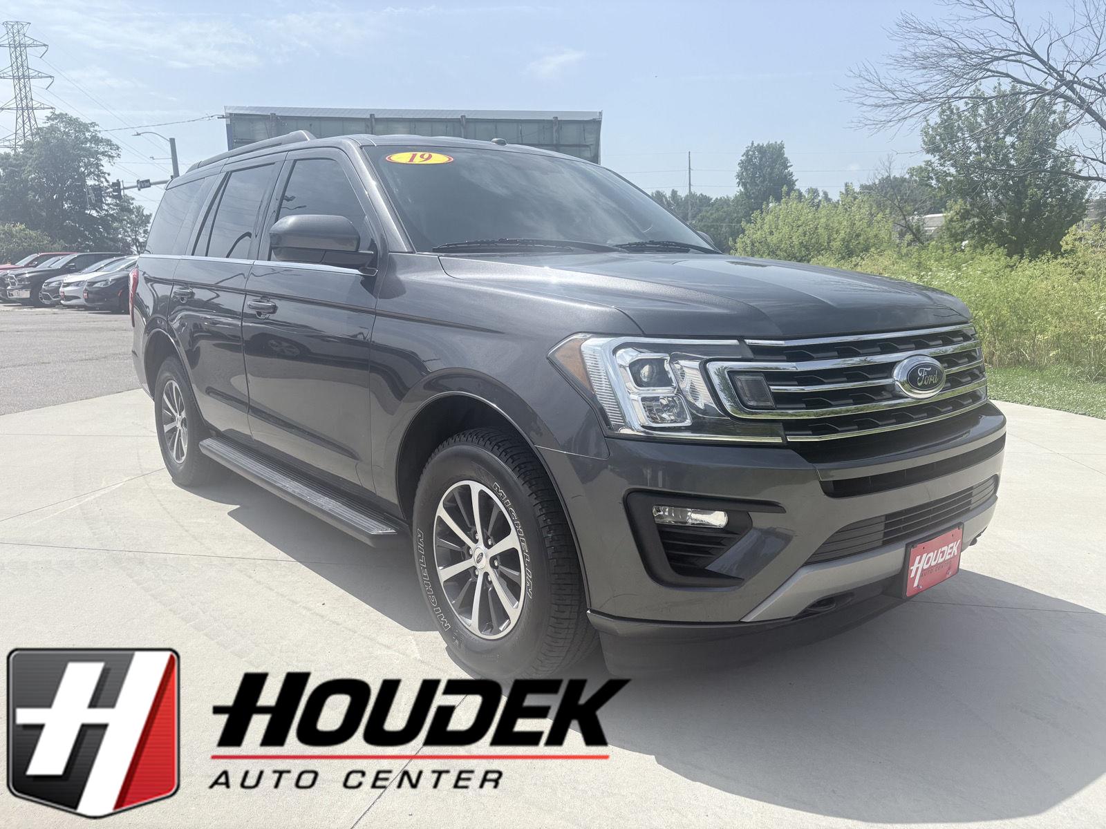 Gray 2019 Ford Expedition SUV / Crossover Four-Wheel Drive Automatic