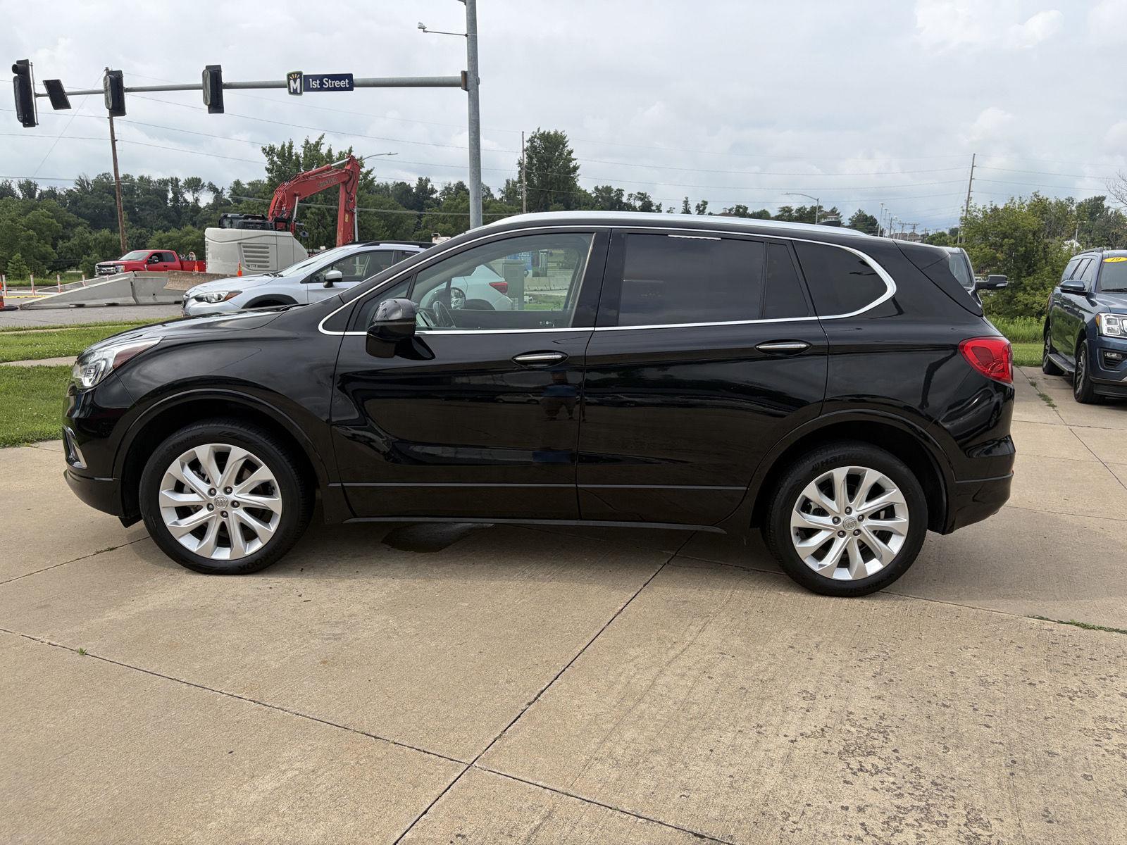 View vehicle photo 5