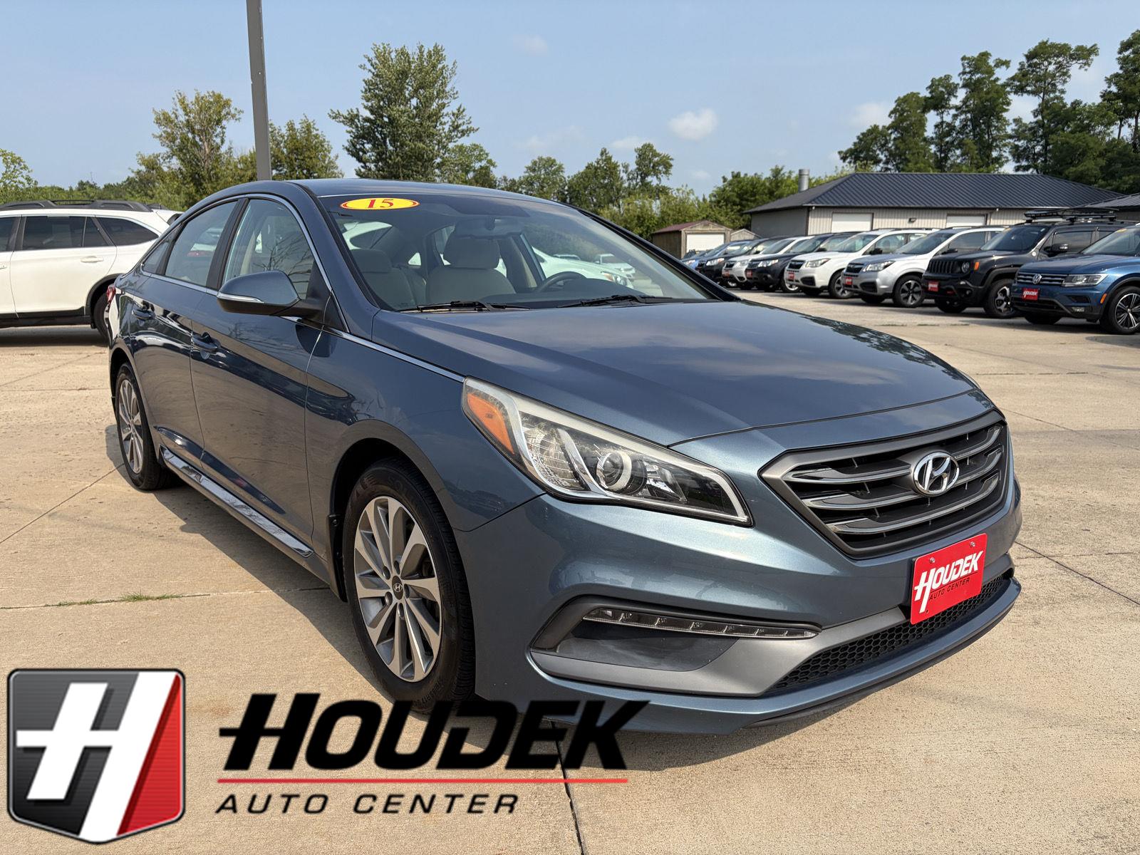 Nouveau Blue 2015 Hyundai Sonata Sedan Front-Wheel Drive Automatic