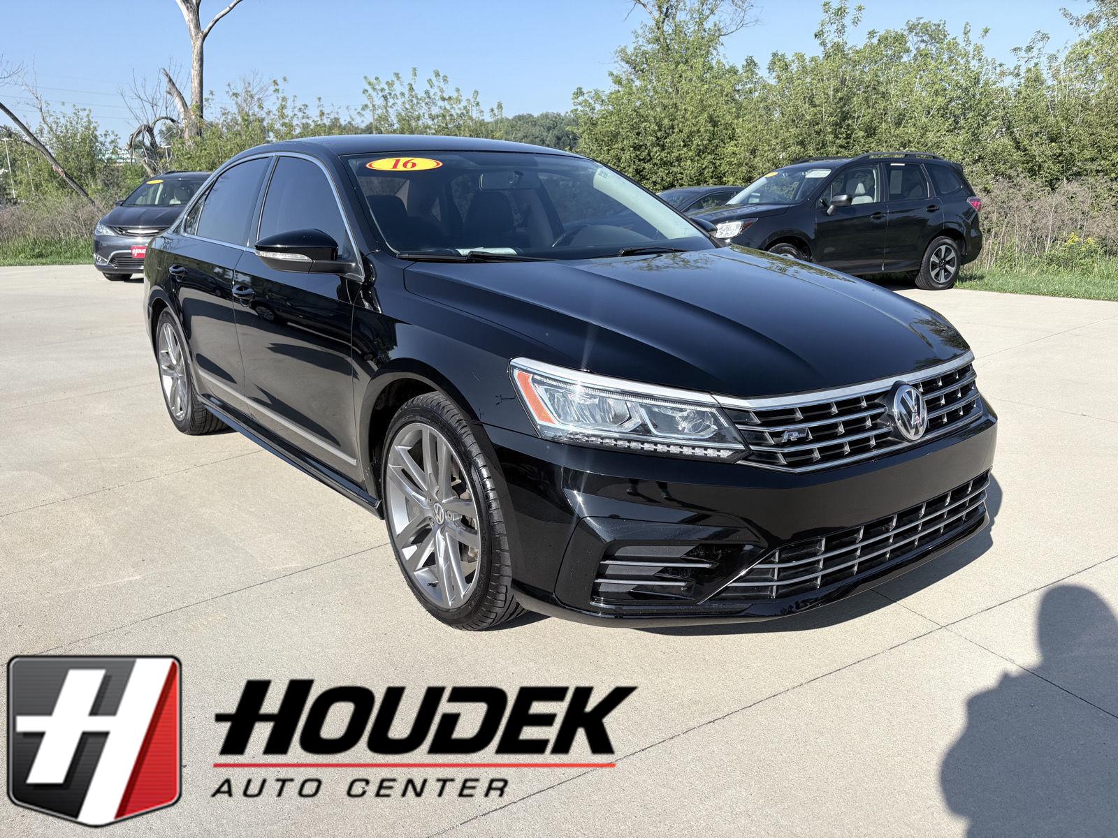 Black Uni 2016 Volkswagen Passat Sedan Front-Wheel Drive Automatic