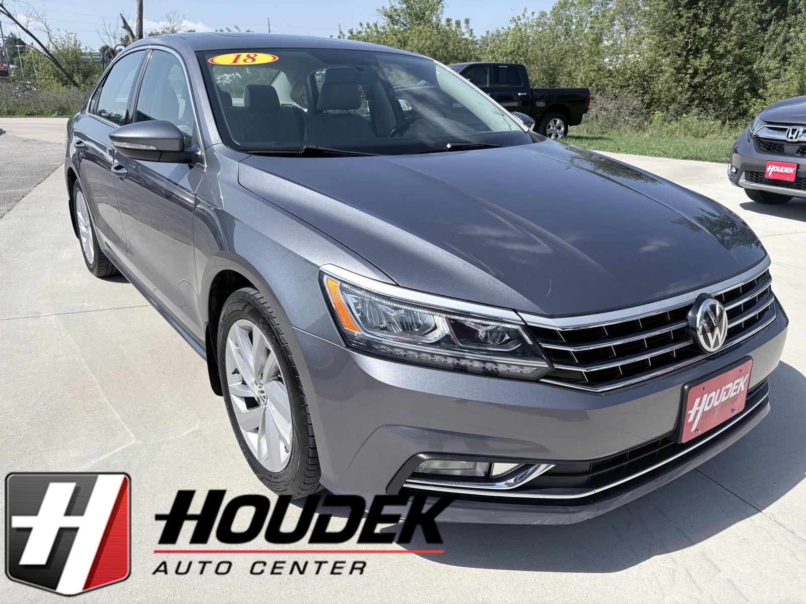 Platinum Gray Metallic 2018 Volkswagen Passat Sedan Front-Wheel Drive Automatic