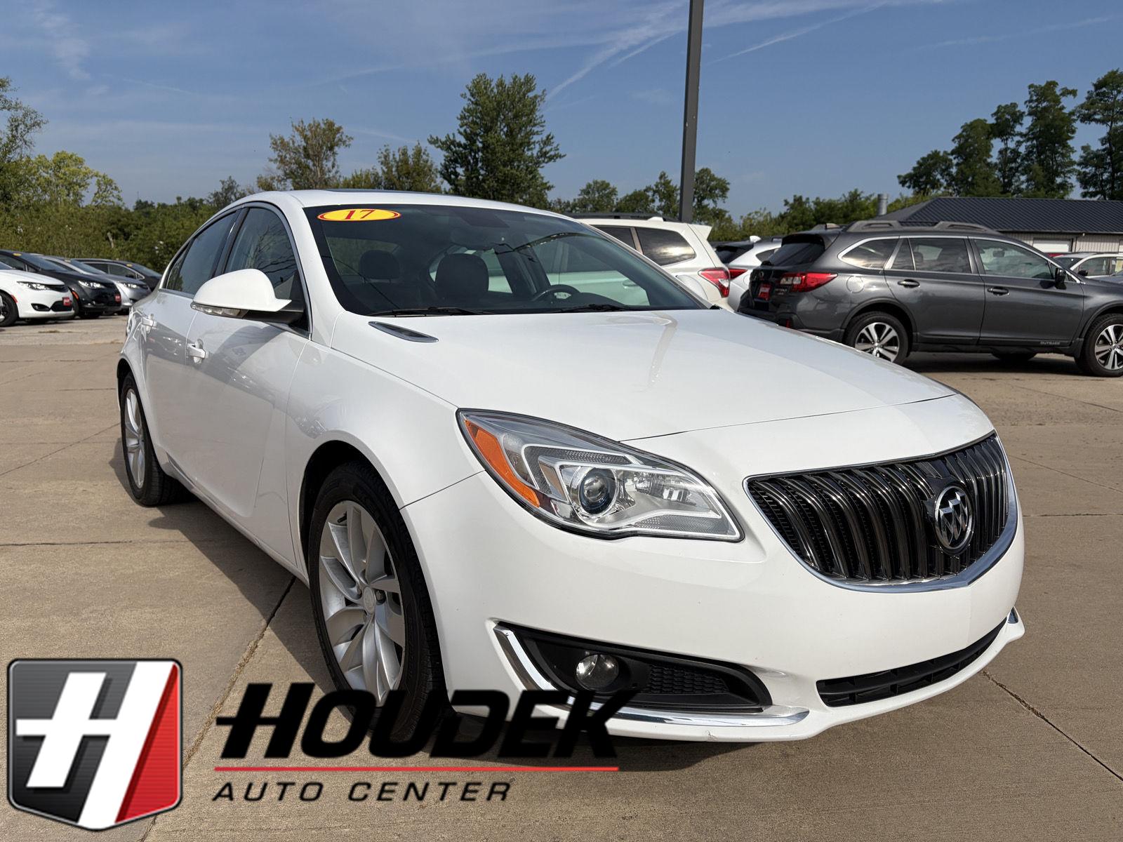 Summit White 2017 Buick Regal Sedan Front-Wheel Drive 6-Speed Automatic