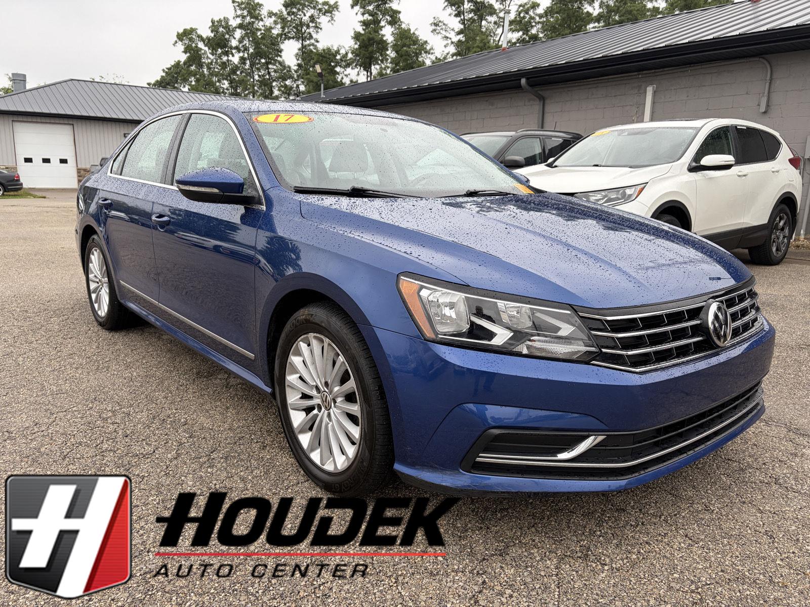 Reef Blue Metallic 2017 Volkswagen Passat Sedan Front-Wheel Drive Automatic