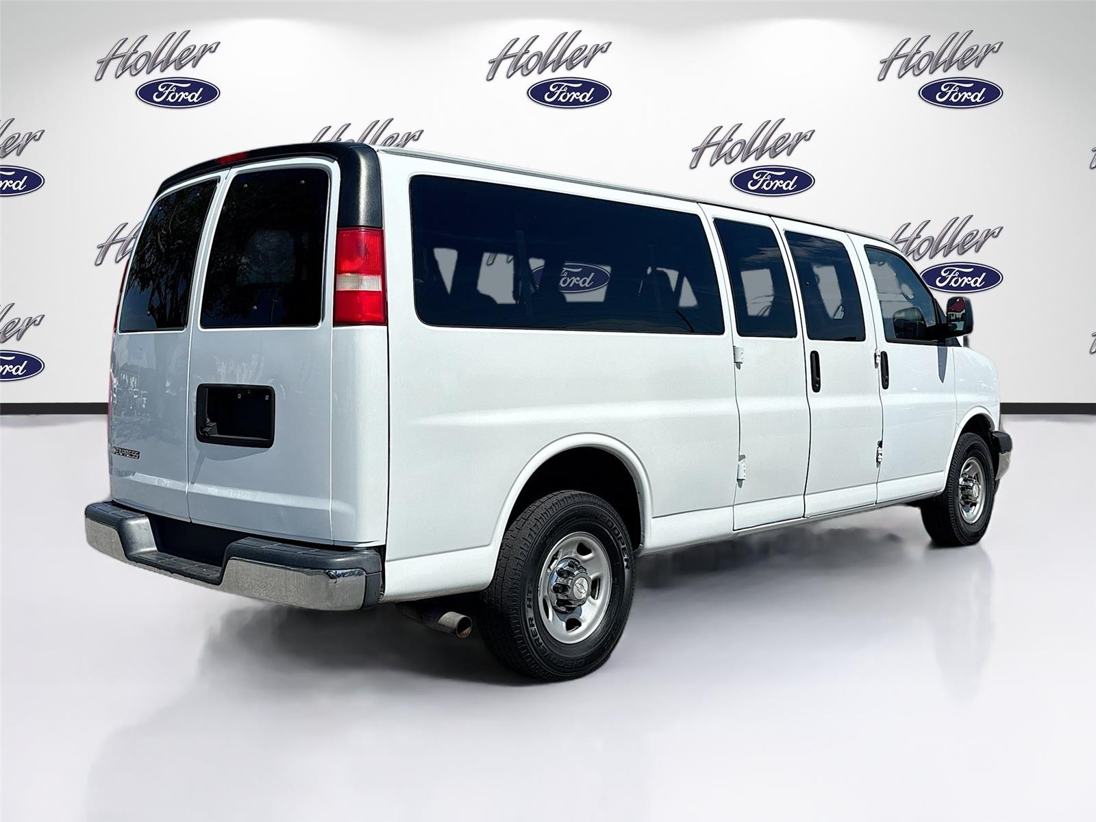 2018 Chevrolet Express Passenger LT